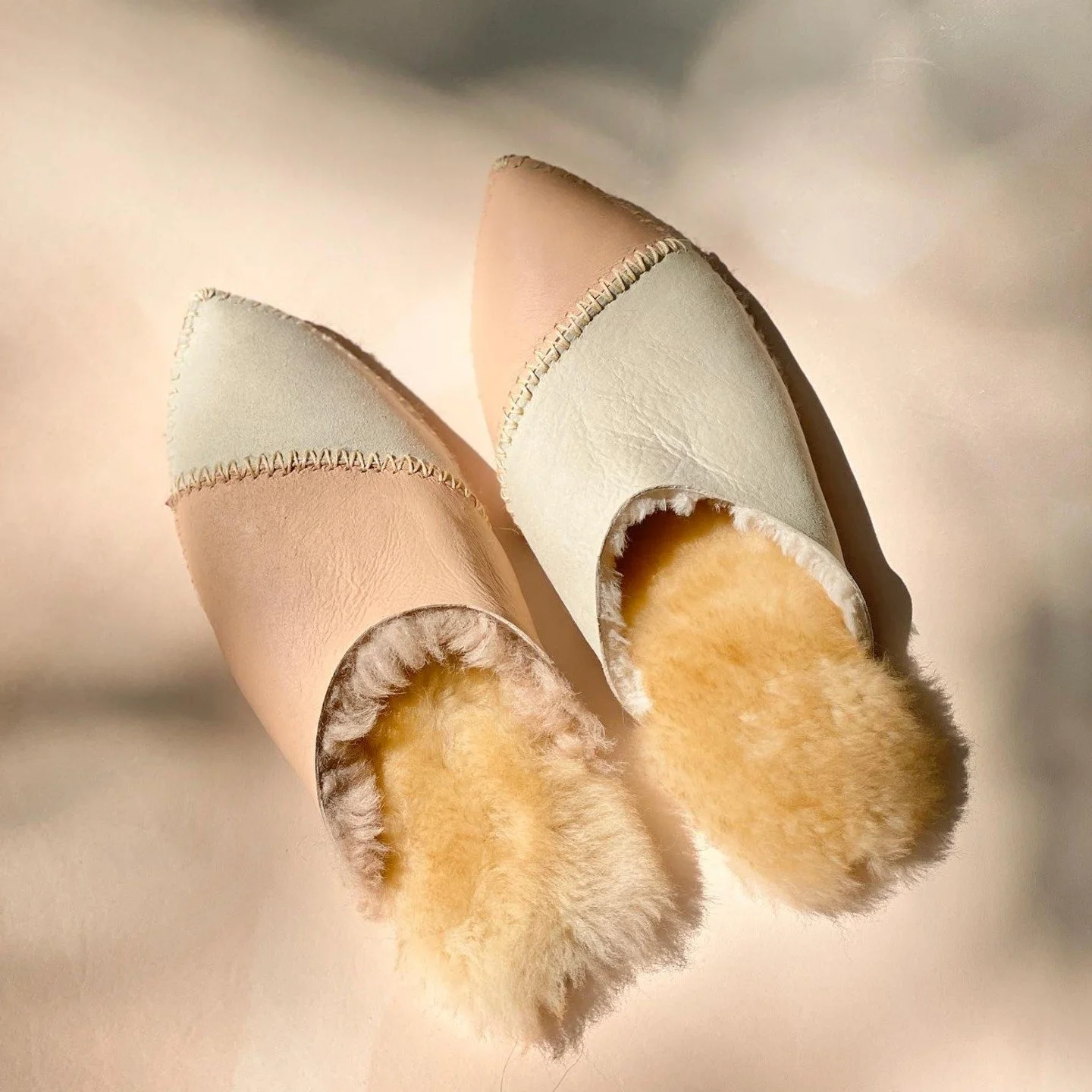 NEW CLASS ALERT! 

Beat winter's chill with a handmade pair of sheepskin slippers! 

In this 4-hour workshop, you'll choose your sheepskin colors, trace and cut your patterns, hammer stitching holes, and then hand-stitch to assemble all of the pieces