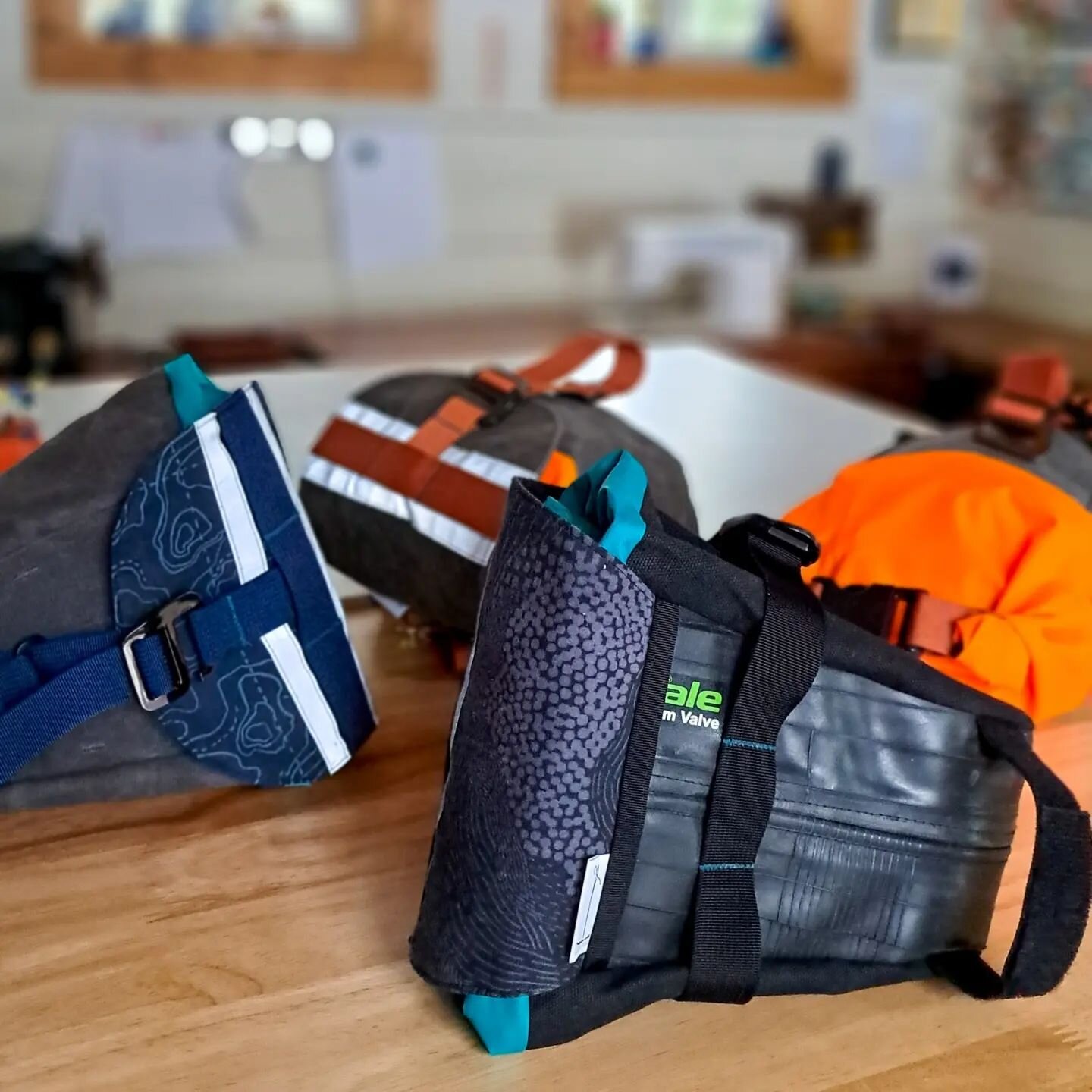 *New* Canyon Saddle Bags 
.
This Saddle bag has the versatility for a quick ride with tools, mini pump, and tube. Or extend the waterproof nylon roll top for that longer day/mixed weather ride to fit in those extra layers, and lunch!
.
Sewn by me, Ja