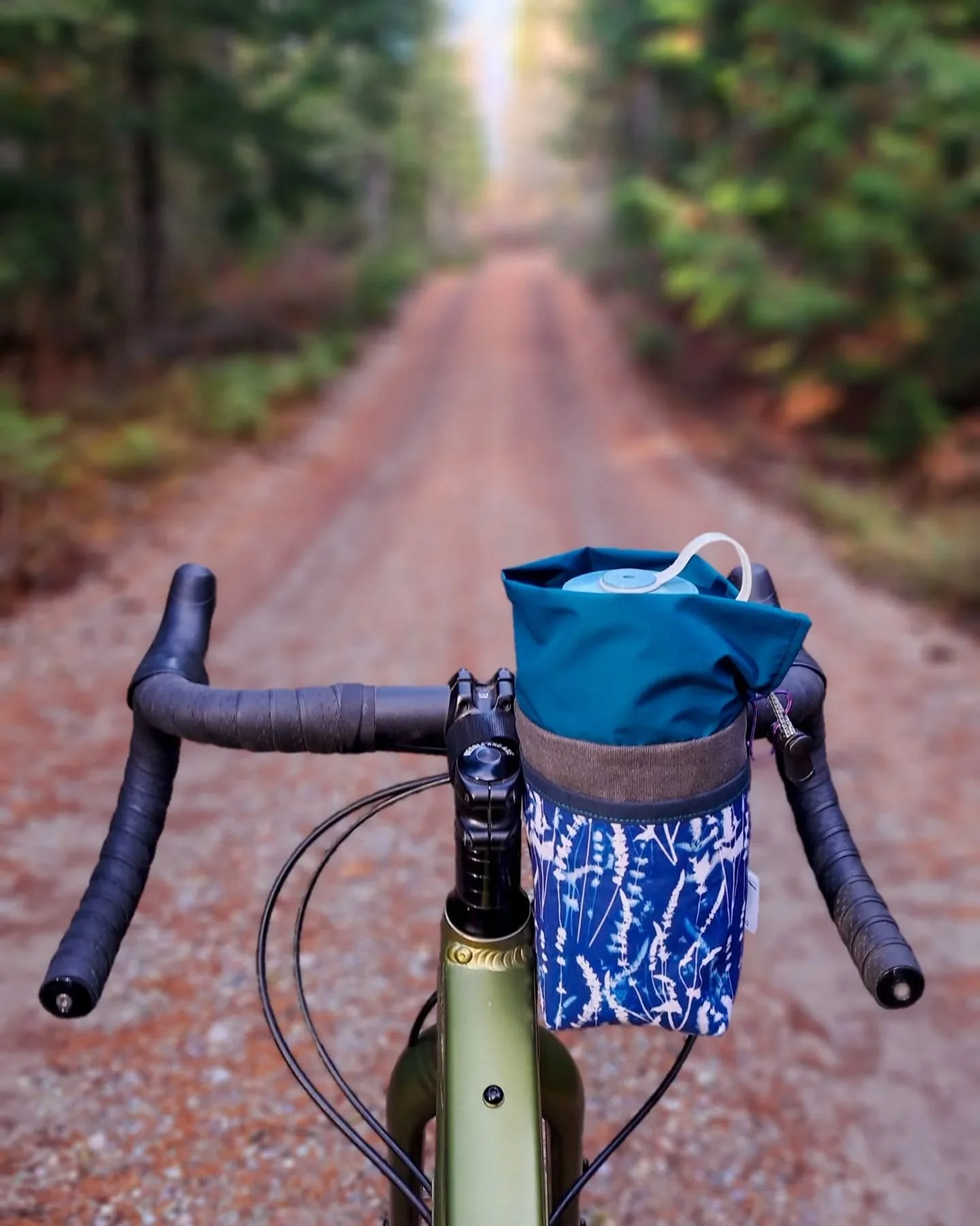 They&rsquo;re here! Stem bags with @ksx_art fabric are on the website now. I love how these turned out!

Every piece is sewn on a human-powered treadle machine in my off-grid studio in Northwest Montana.
.
.
.
#stembag #feedbag #bikebags  #handlebarb
