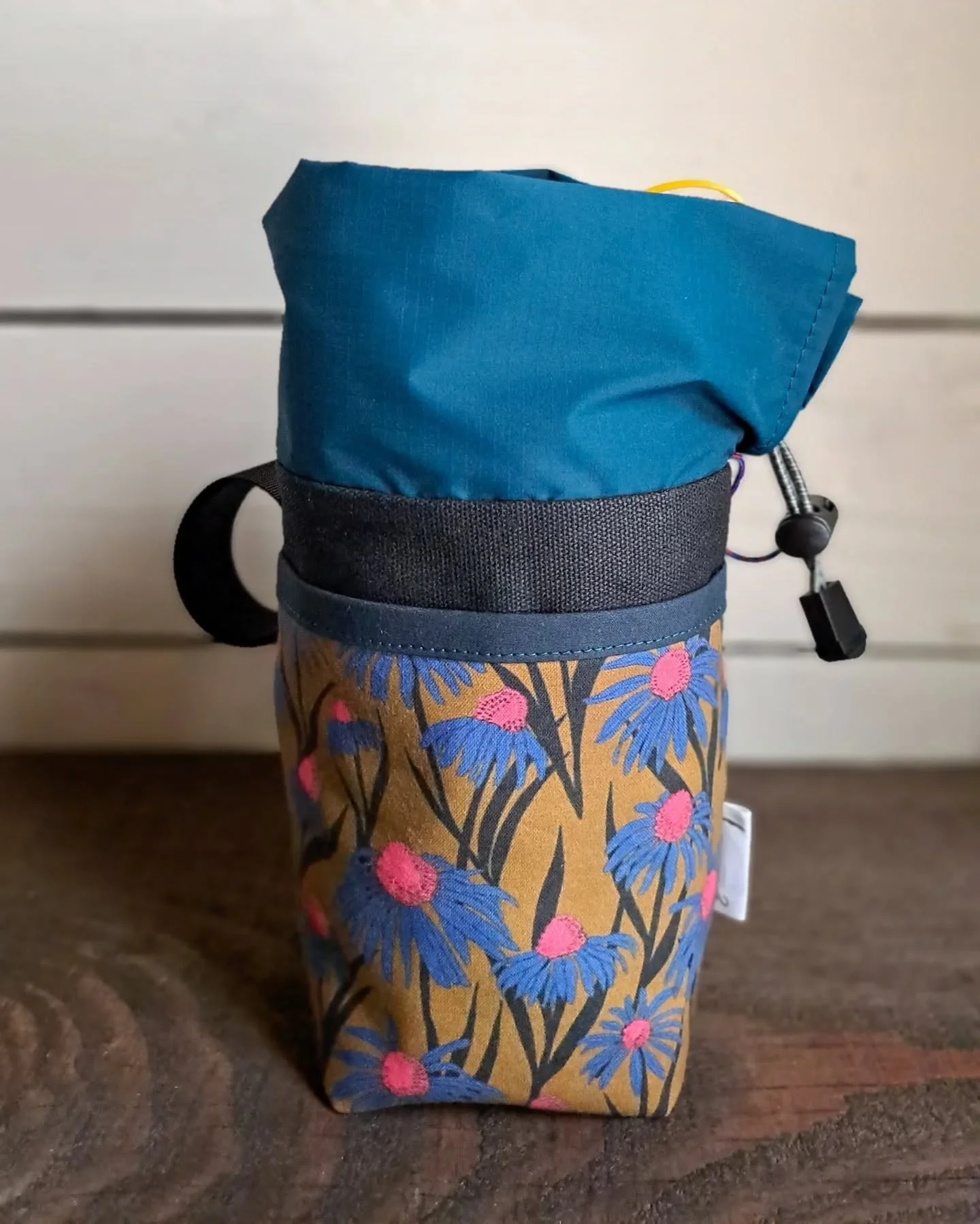 Restock @wheatonscycle in Kalispell!

Just dropped off a fresh batch of:
&bull; Stem bags
&bull; Hip + Handlebar Packs
&bull; Bear Spray Holsters
&bull; Shoulder Slings

Swing by and check them out!