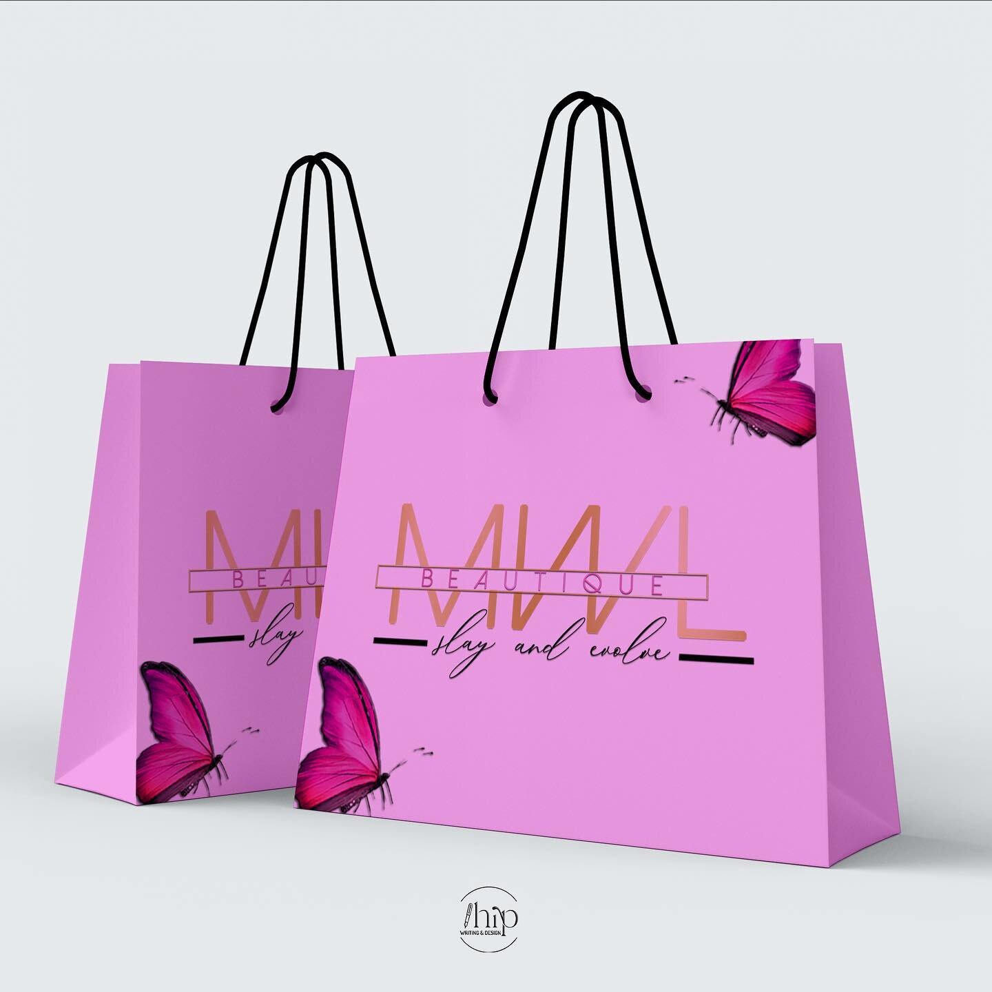 How cute are these shopping bags and clothing tags? Make sure your merch matches your brand identity! Btw, all logos were created by us. Let us know what you think below 👇🏾 

#dmvgraphicdesigner #brandidentity #branddesign #clothingmockups #mockupd