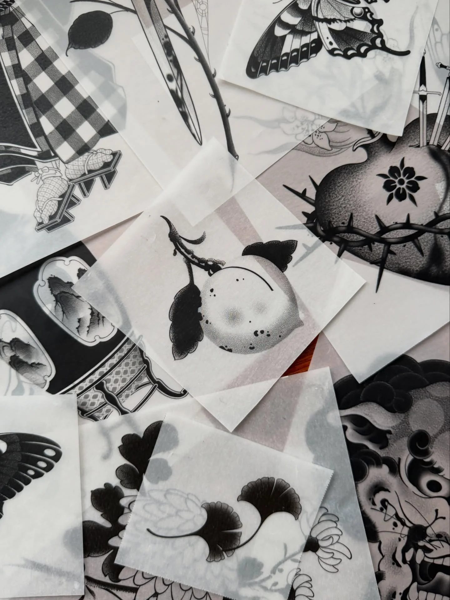 🍑
(Design >> tattoo) 

Books always open for designs big or small ~ 
(Booking link in bio) 

 #tat #tattoo #tattooart #tattoos #ink  #japaneseart #sydneyartist #irezumi #tattoosnob #flashworkers #skinartmag #irezumicollective #blackworkerssubm