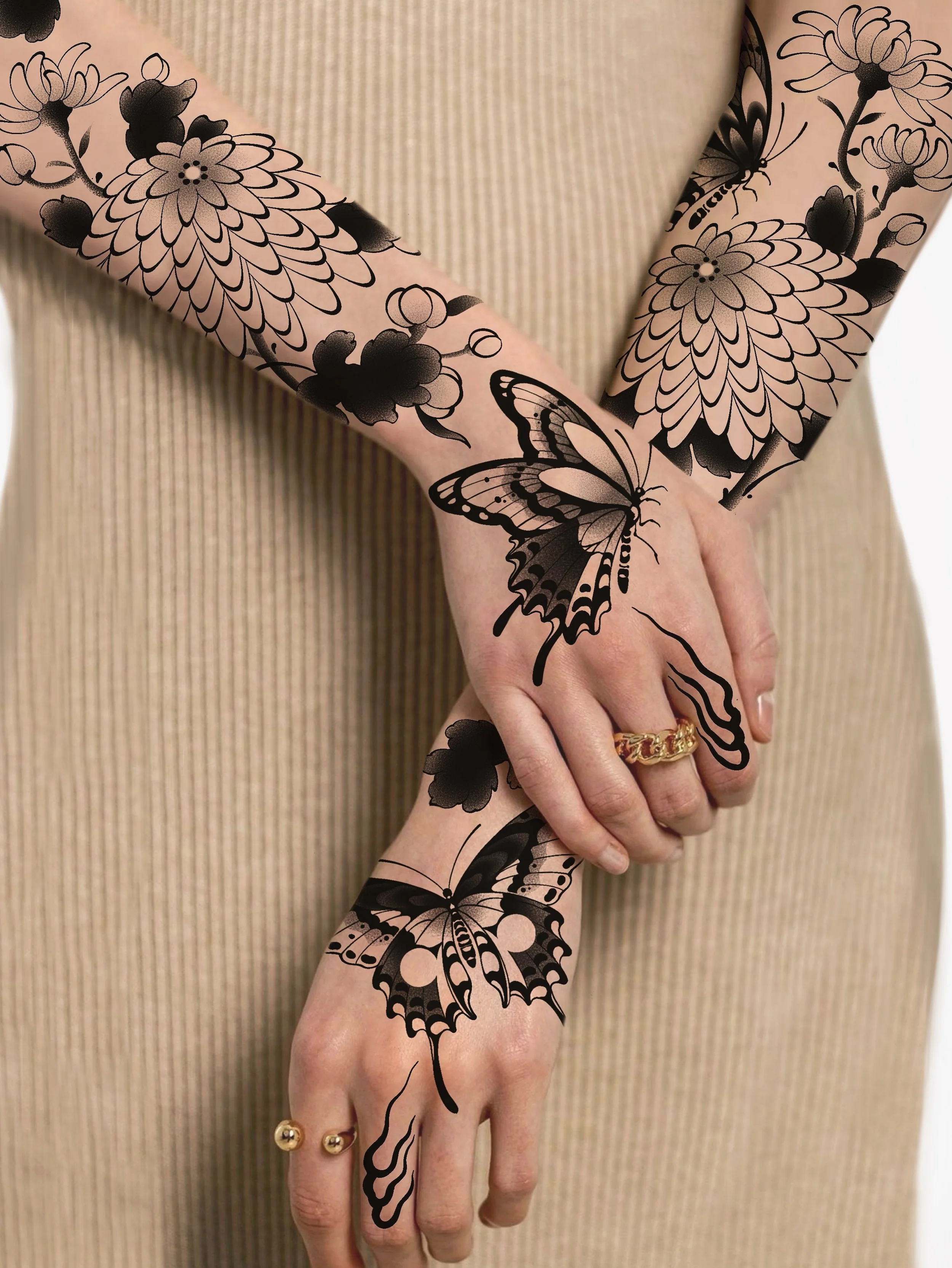 Butterflies and Chrysanthemums 
Available concept 
(Booking link in bio.)
@lighthouse_tattoo 

#butterfly #chrysanthemum #japanese #blackwork #tattoo