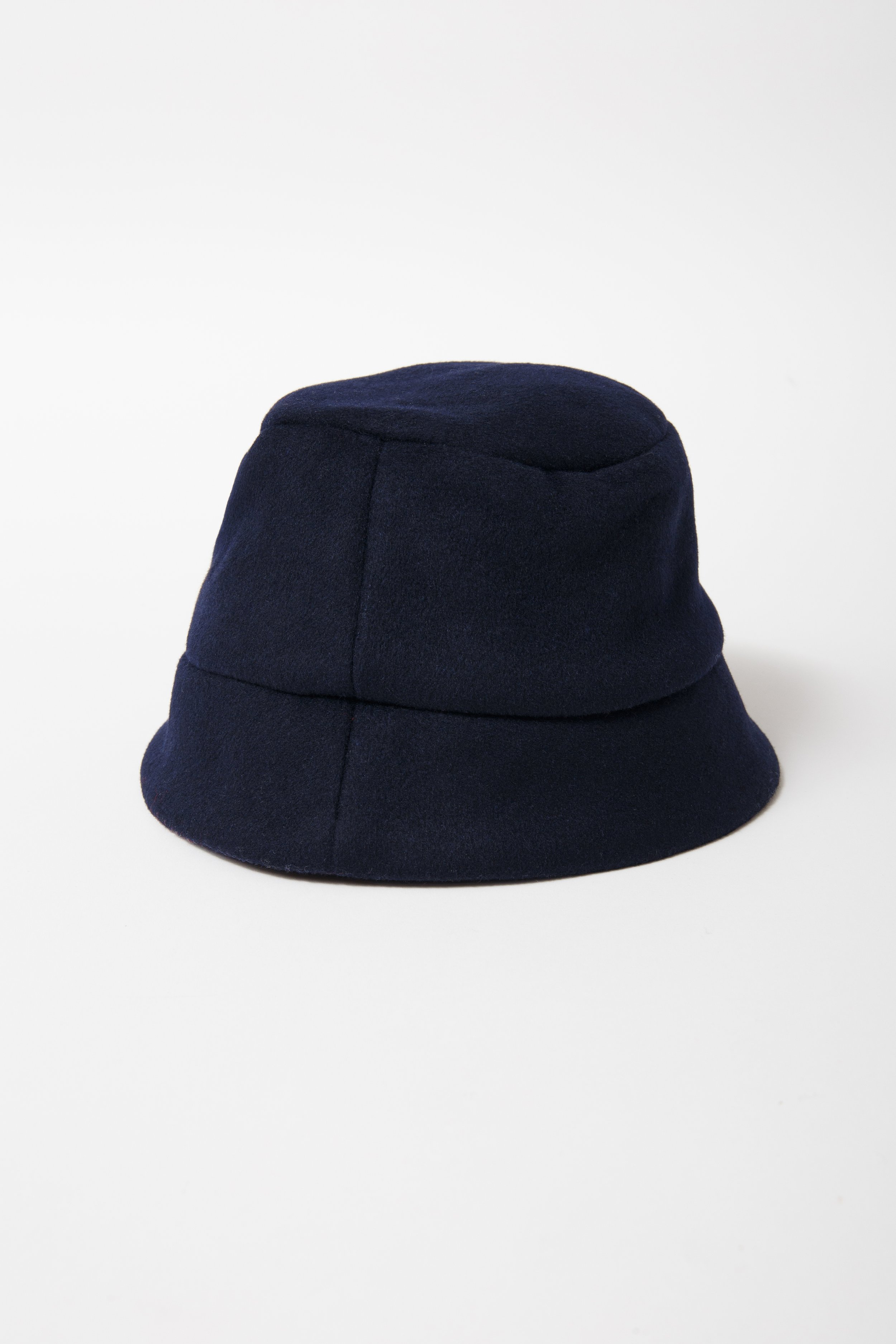 bucket hat centre.jpg