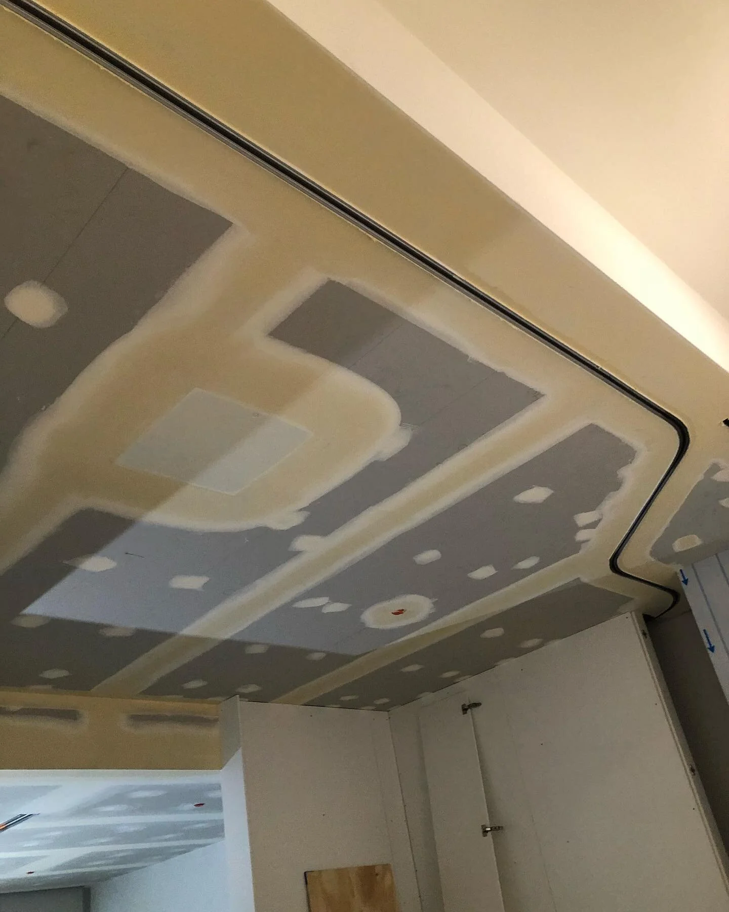 Curtain tracks and ceilings. 
.
.
#retailinteriors #commercial #plastering #drywall #shopfitting #specialist #ceilings #curtaintracks #setting #itsinthedetails #tattooclinic