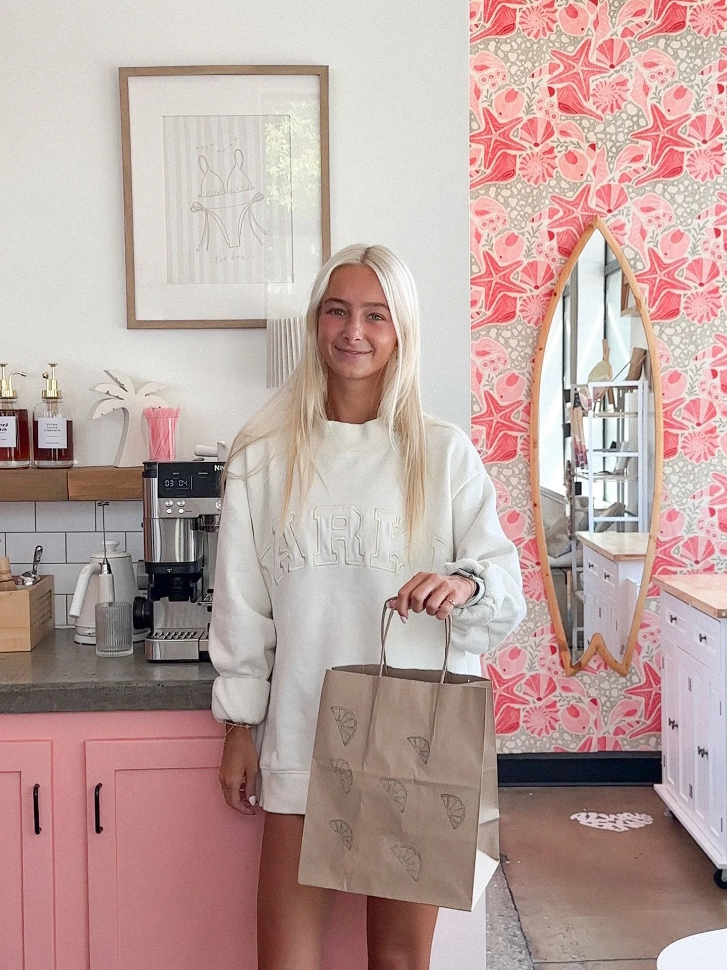 last few weeks to grab bites + bevs 🍔🥤