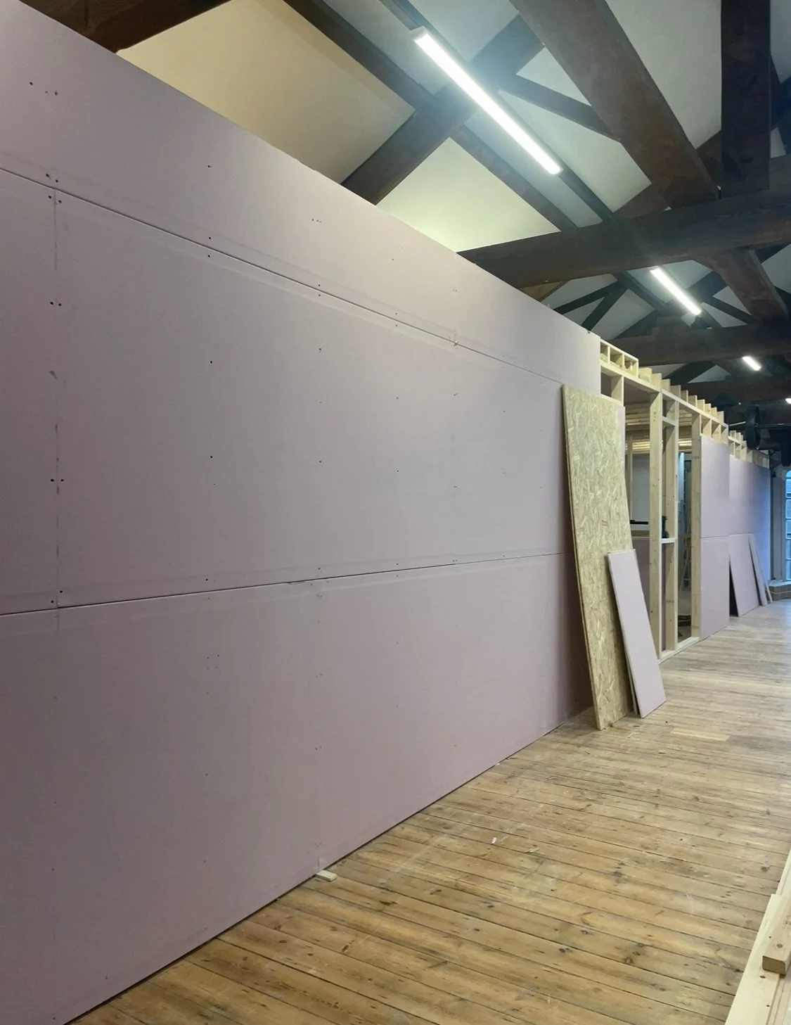 🔨WHAT&rsquo;S BEEN GOING ON AT YARN STUDIOS🔨
@yarn.studio.spaces 

You might have been wondering what the deals been with class cancellations &amp; venue changes this week. 
&amp; A BIG THANK YOU FOR YOUR PATIENCE WITH THIS, I know cancelling and c