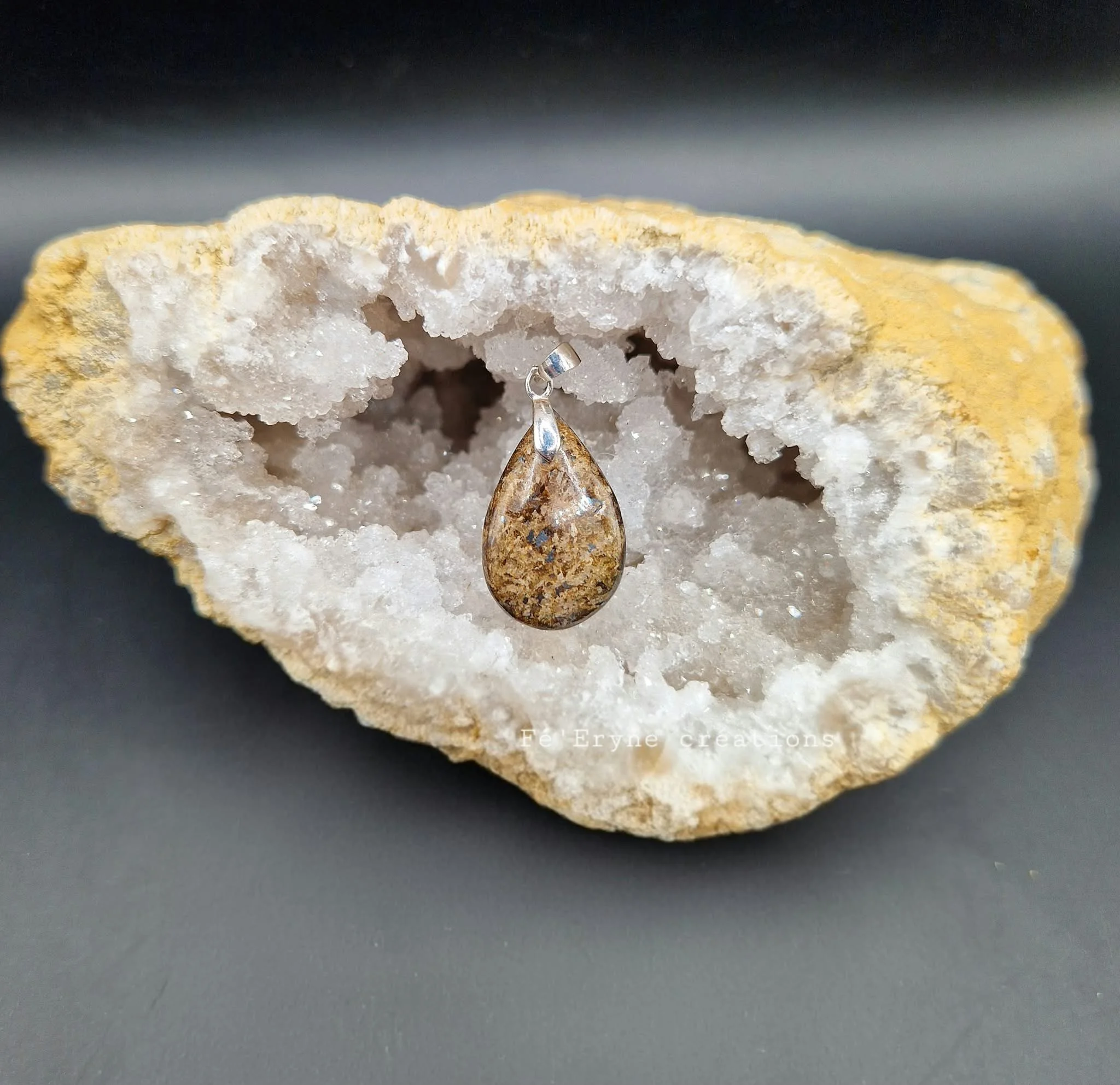 Collier Bronzite