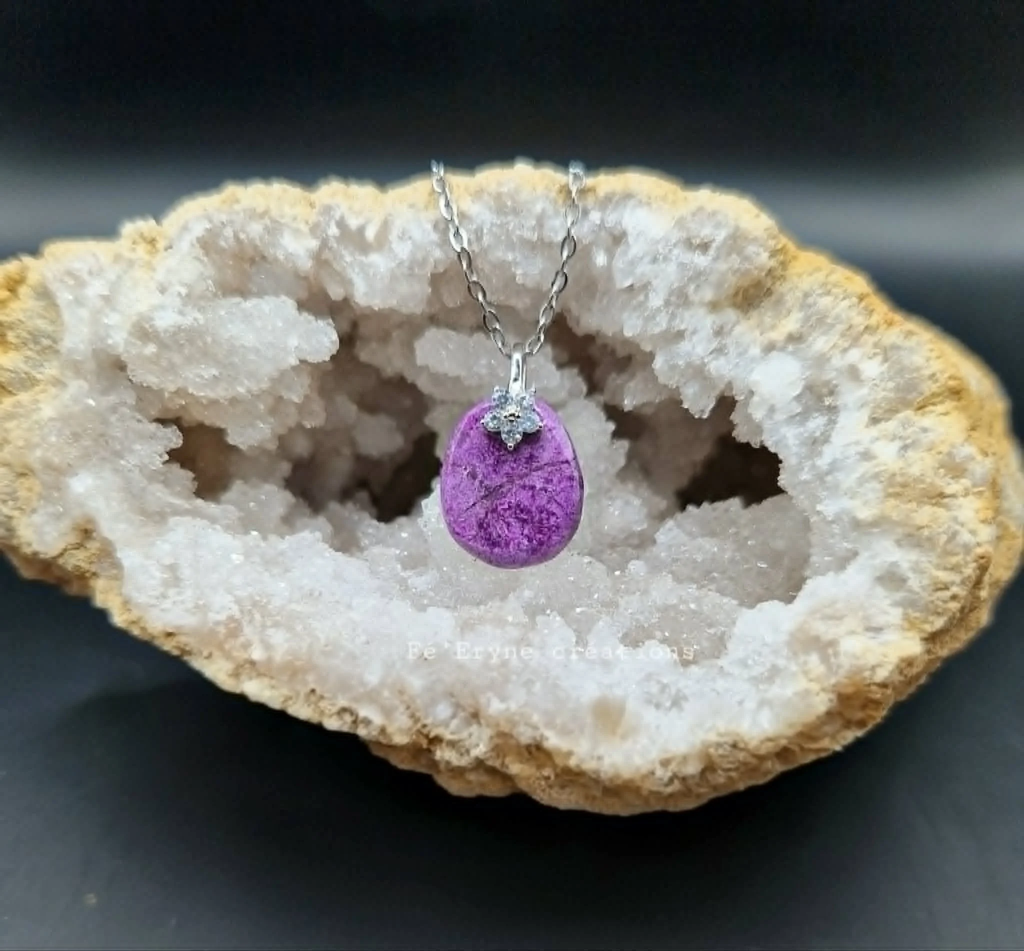 Collier Stichtite