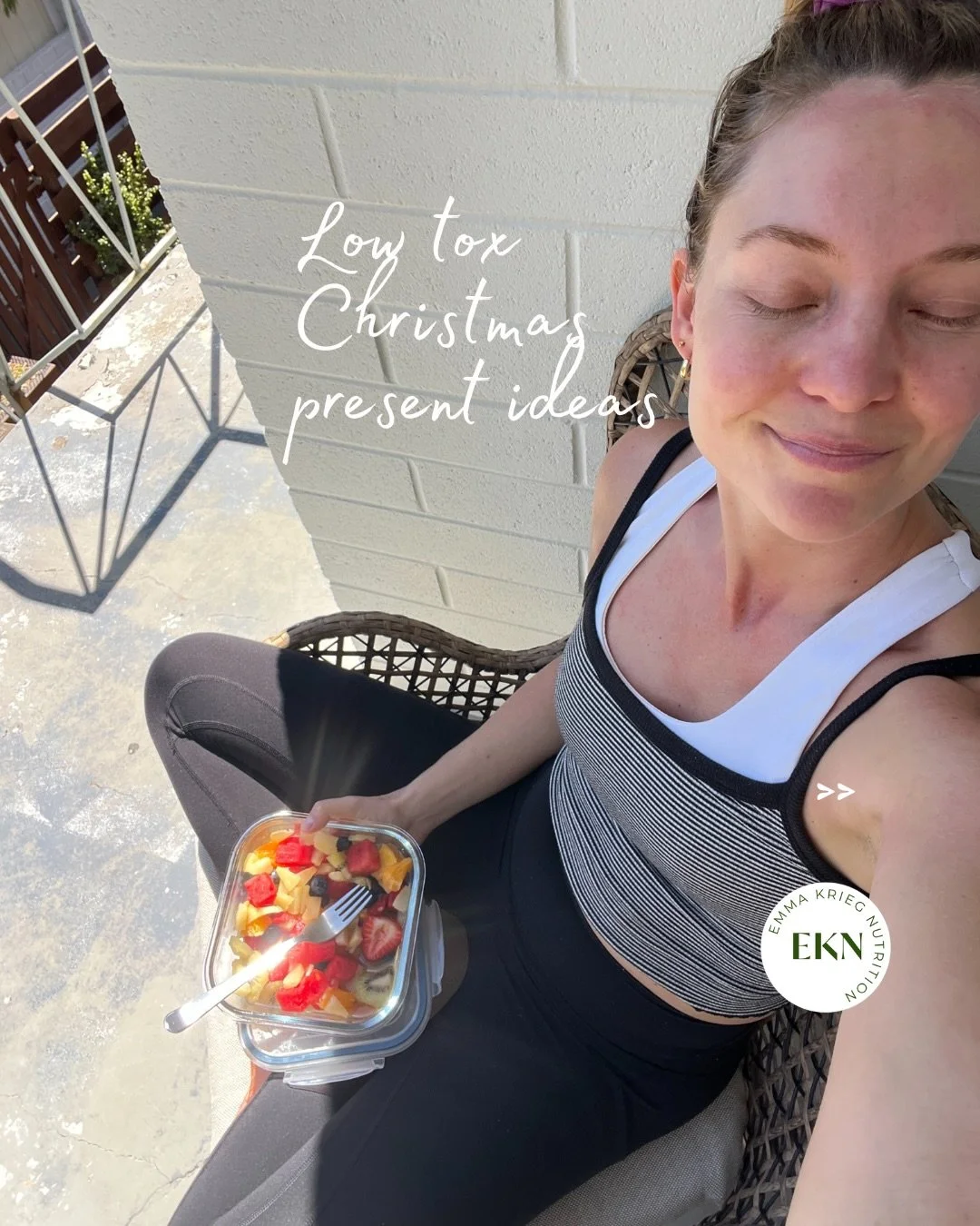 Not me doing last minute Christmas shopping 🫣 

Grab the complete low tox guide by the link in my bio 🧚🏼

 #christmaspresents #lowtoxliving #hormonebalance #fertility #endometriosis