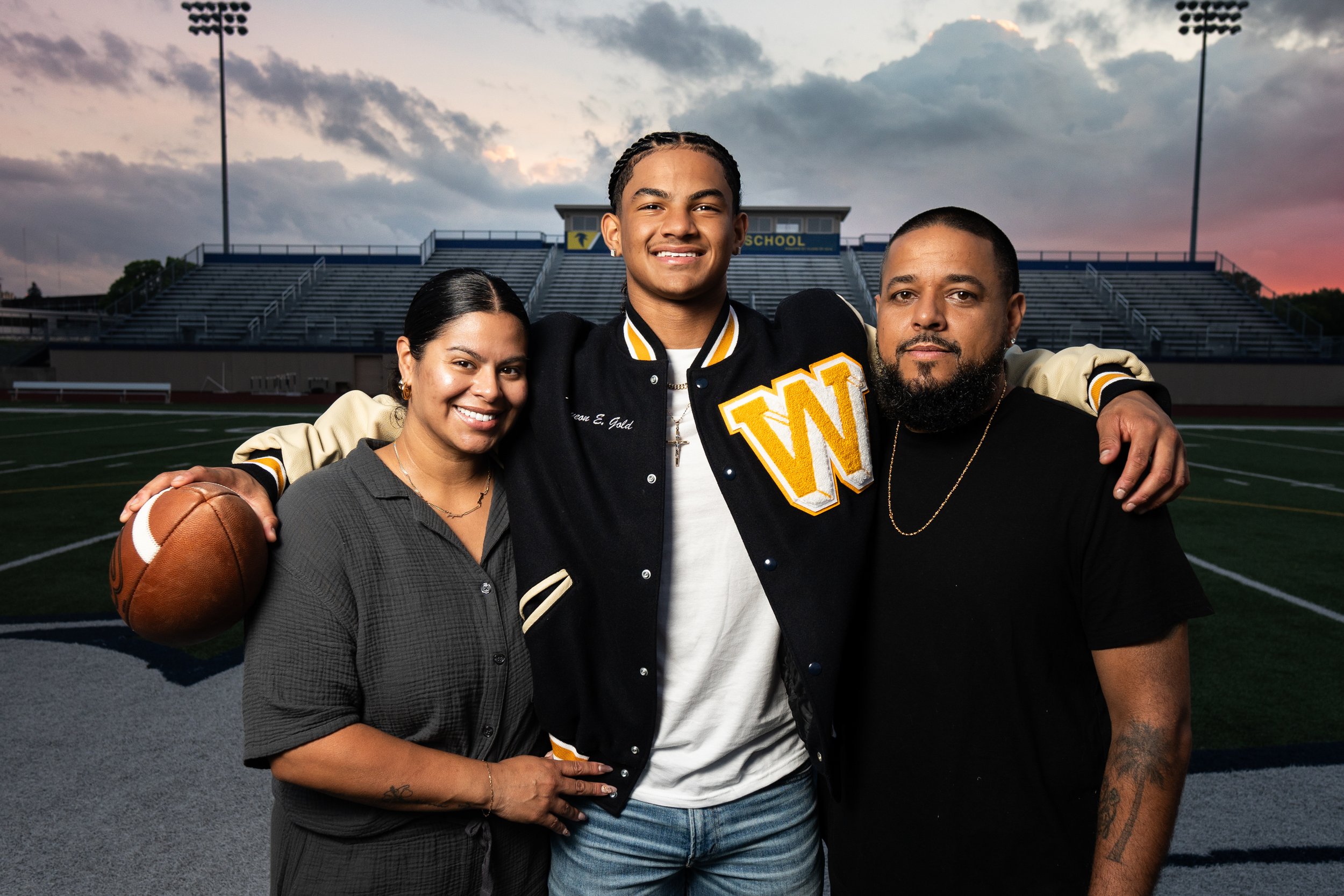 charlie james photo milwaukee portrait photographer - senior portraits class of 2025 - j gold-60.jpg
