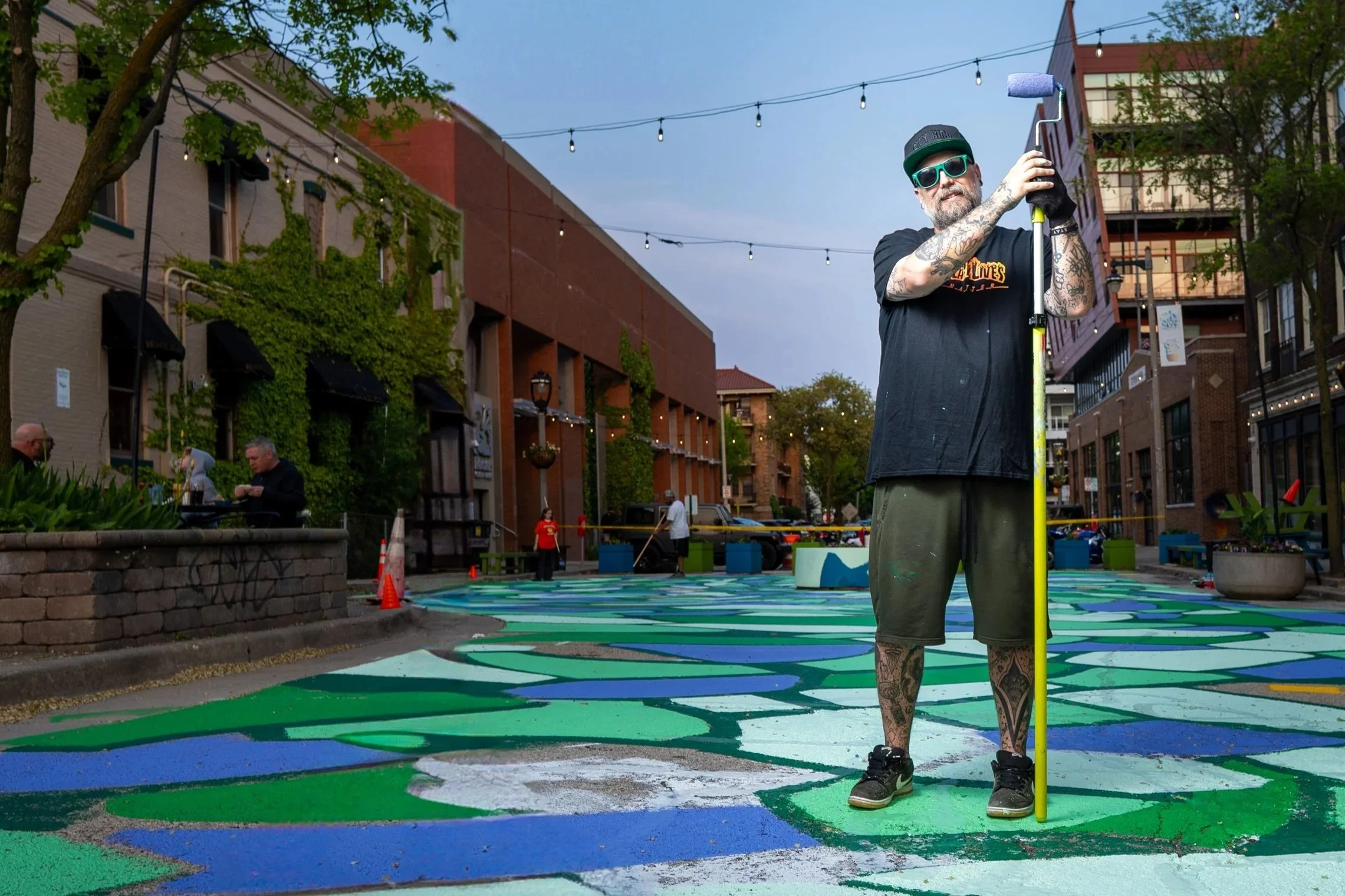 Charlie+James+Photo+-+Black+Cat+Alley+street+painting-4.jpg (Copy) (Copy)