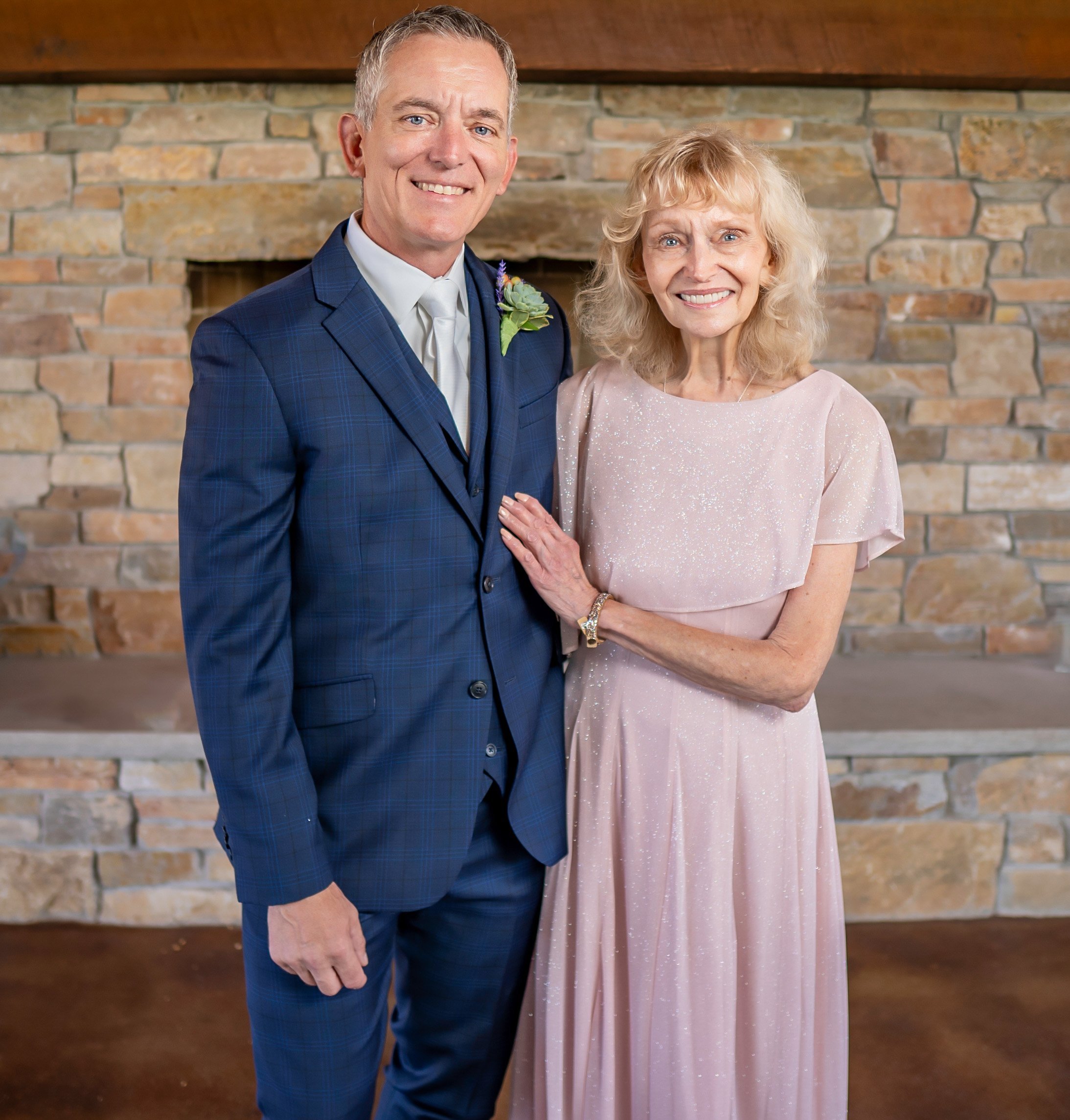 MILWAUKEE+WEDDING+PHOTOGRAPHER+CHARLIEJAMES+PHOTO+HOLLY+JESS.jpg