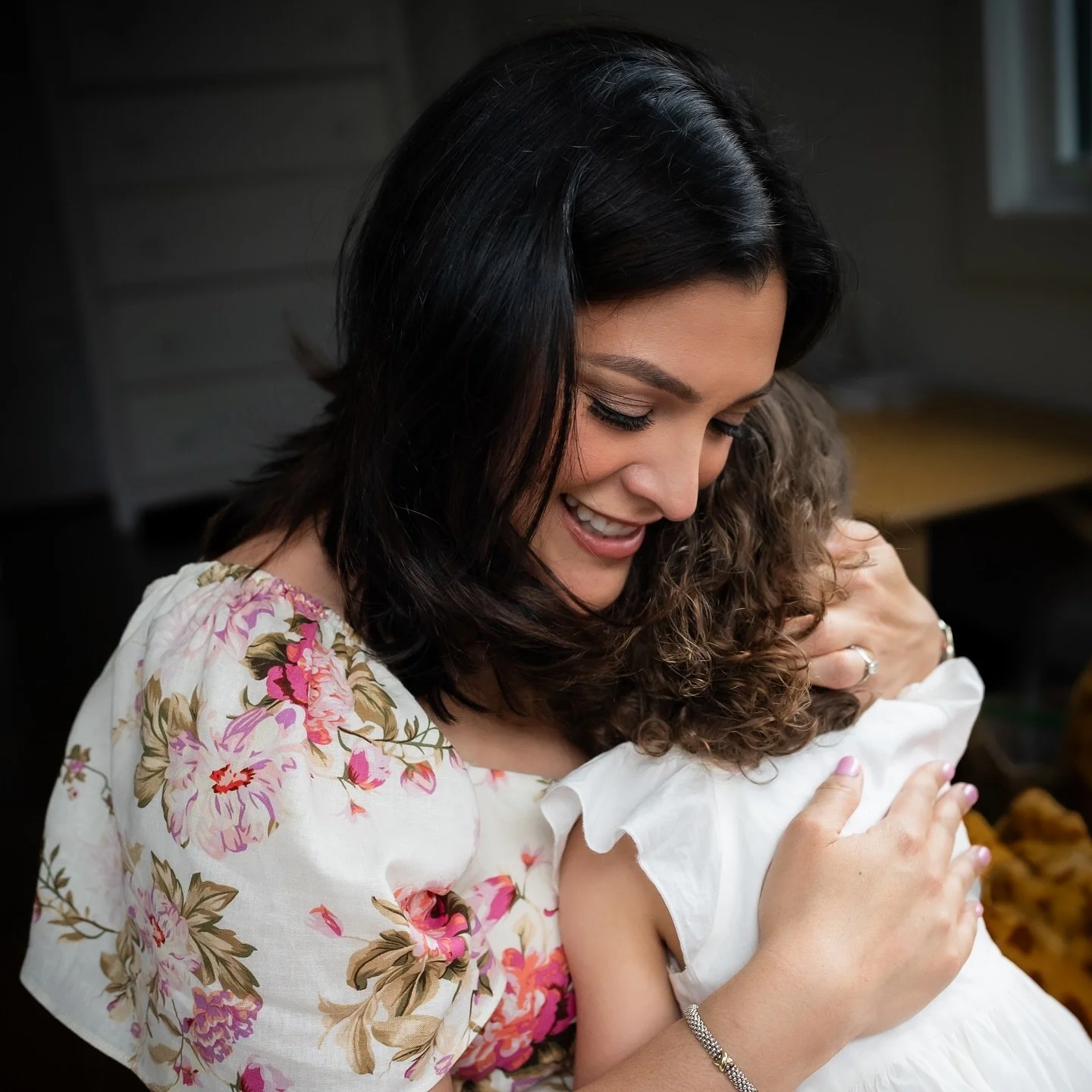 When she says a photo l created is her most treasured possession 🥹 and invites me back to make more. 💖
The highest honor for an artist. Swipe to see
mami&rsquo;s favorite image with baby Valeria, 2021. 

Tell me: are your most treasured possessions