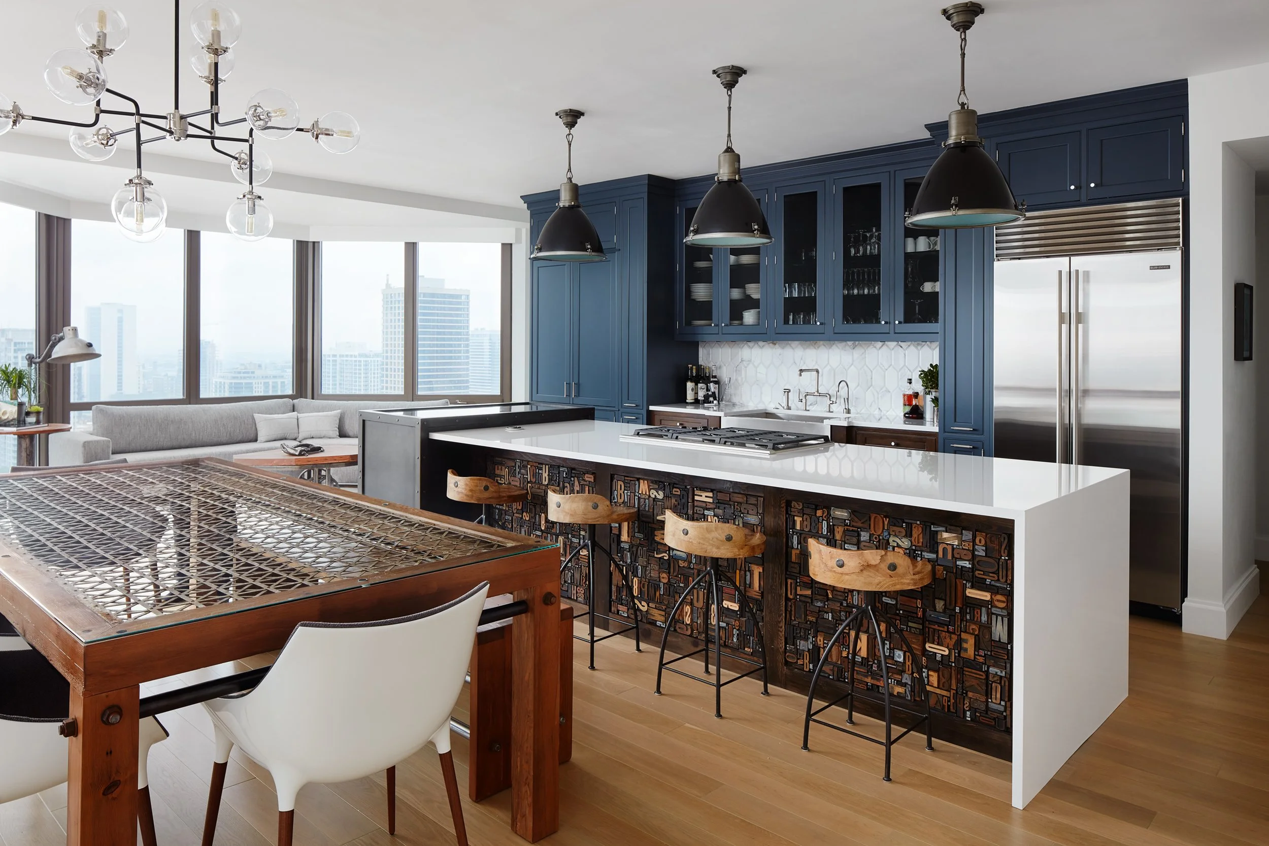 Intellectual’s Bachelor Pad | Luxury Modern Apartment with Curated Art ...