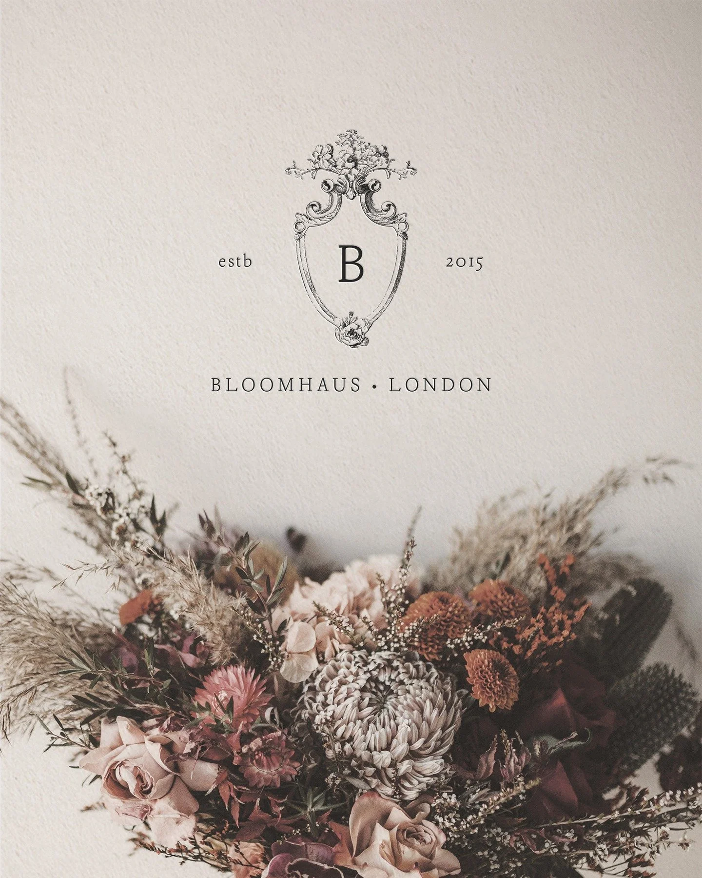 We partner with wedding pros by providing luxury brands, helping you deliver a cohesive, refined experience for clients who value exceptional design and detail. Whether you are a photographer, planner, florist, calligrapher, cake artist or stationer,