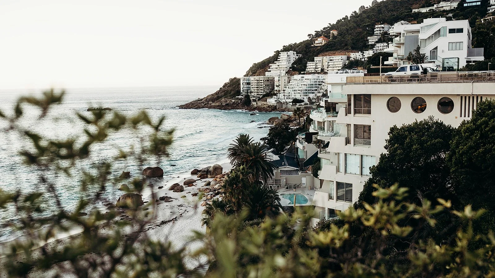 Kelsey & Mac_Beach-28_websize.jpg