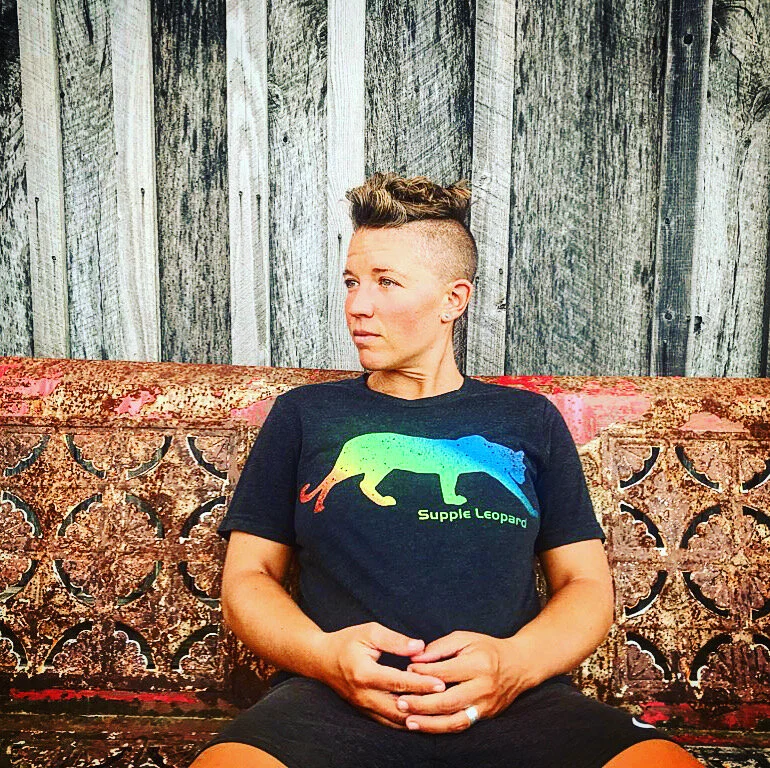 bench supple leopardJPG.JPG