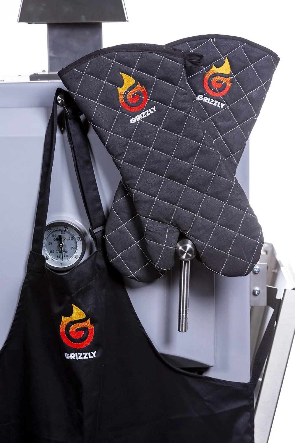 Oven Gloves & Apron Set — Grizzly Oven