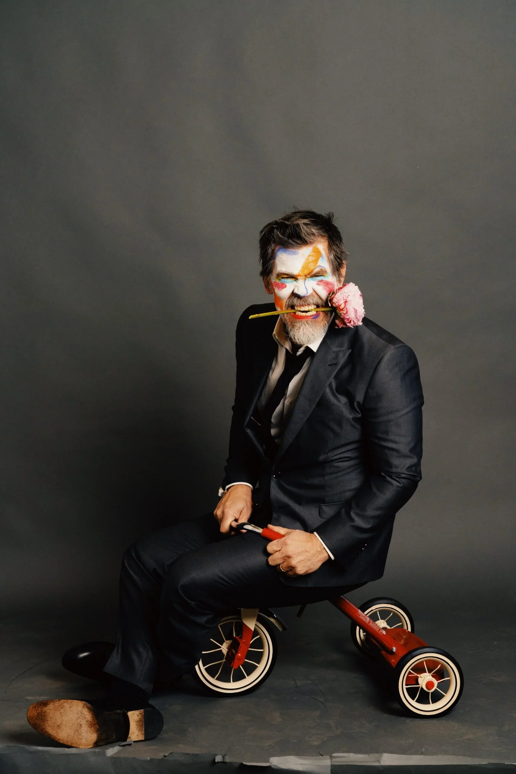 Here to Entertain — photograph 3 of 5
