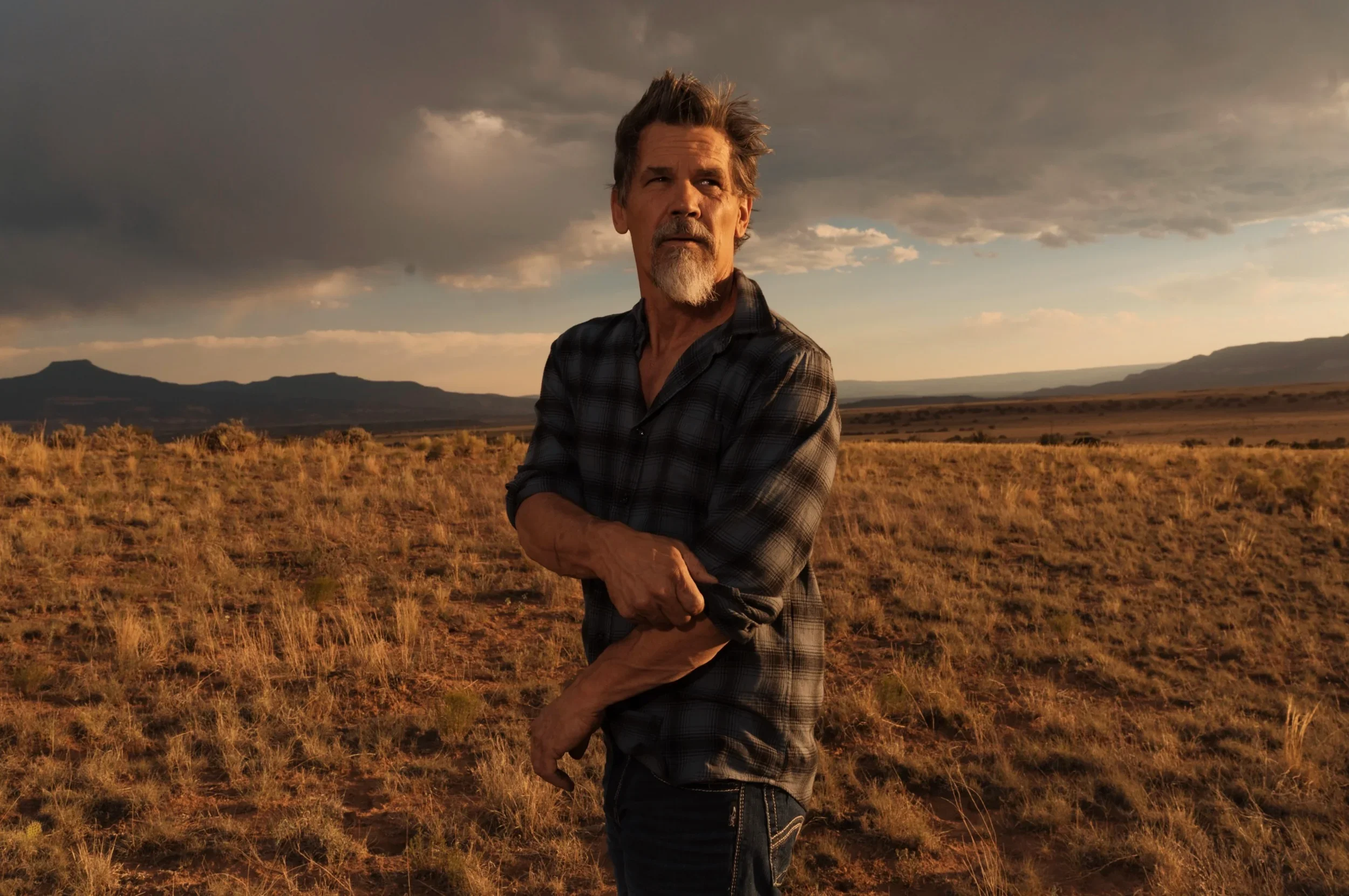 Men's Journal - Josh Brolin — photograph 4 of 5