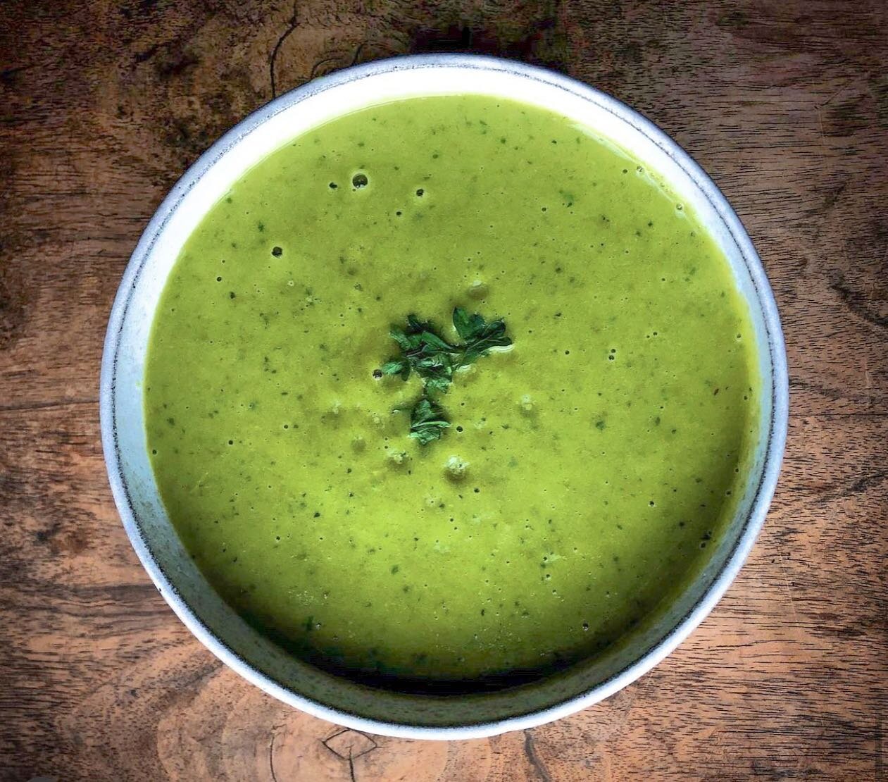 Leek.Potato.Spinach.
.
.
.
My favourite + made such a big pot yesterday will be eating this all week.
See my last reel on how to make this easy peasy, but oh so tasty soup 🌱
.
.
.
#soup #food #foodie #foodporn #instafood #yummy #delicious #dinner #f