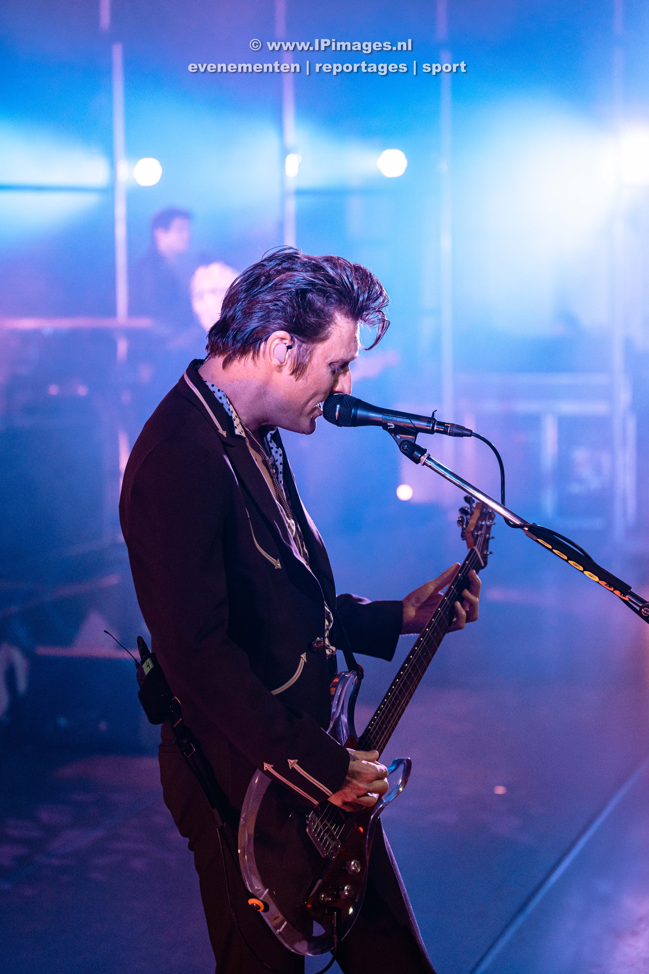 Frans van Zoest beter bekend onder zijn artiestennaam Spike, is songwriter, gitarist en tweede zanger van de Nederlandse rockband DI-RECT.
