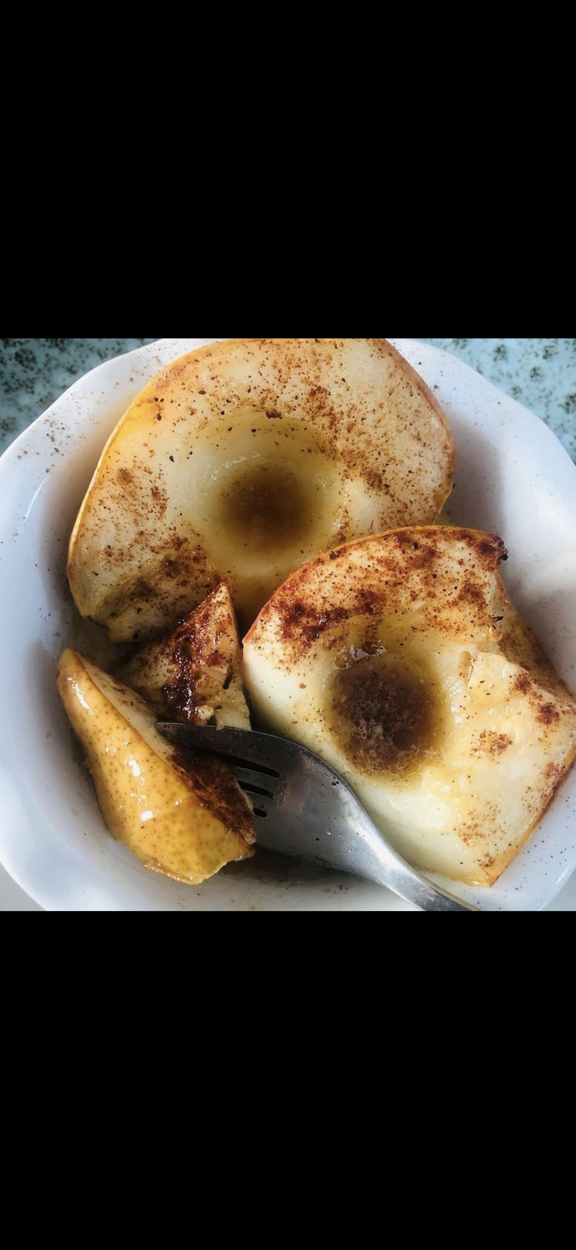 Baked Pear with Dates and Raisins