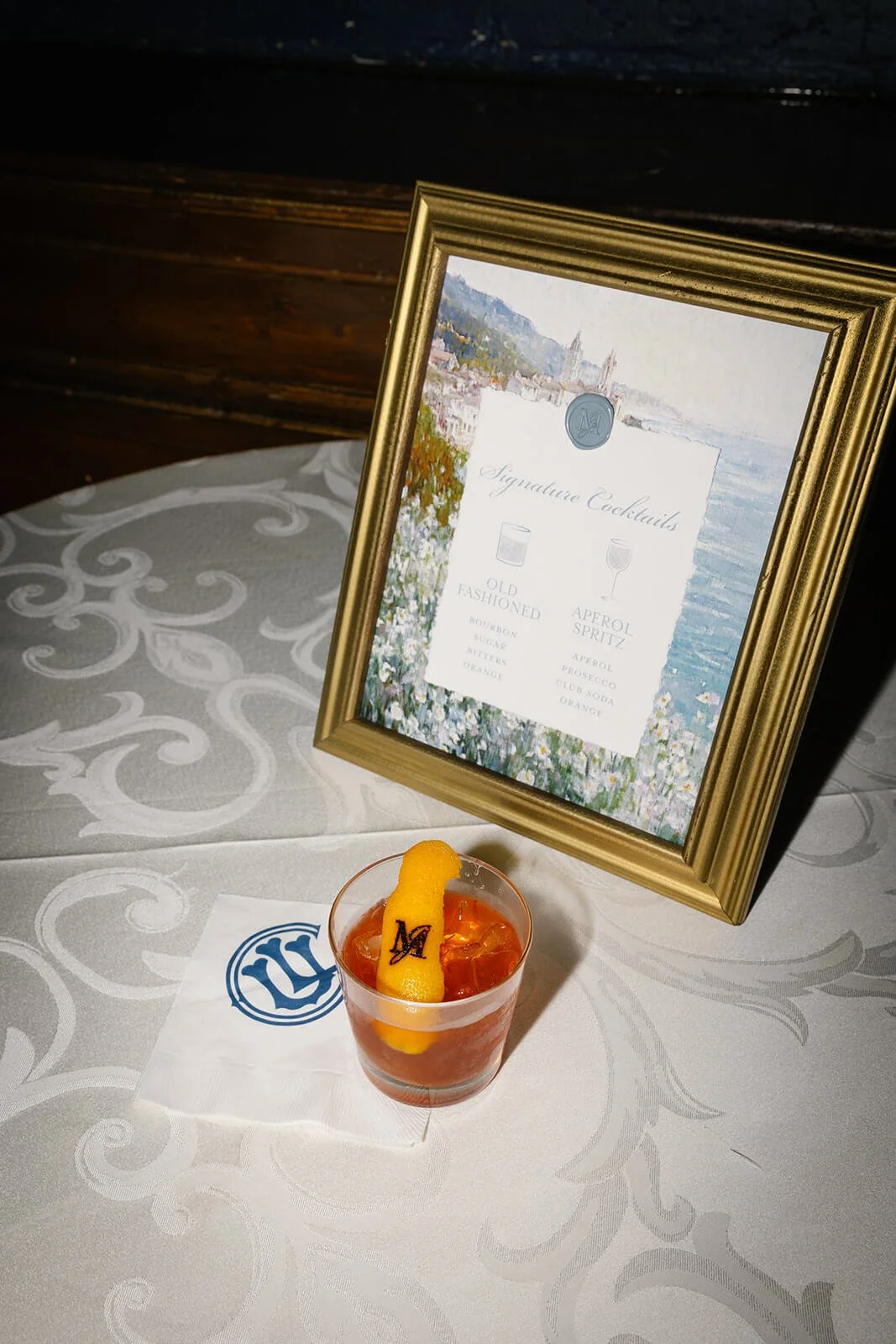 Branded orange peels for the cocktails