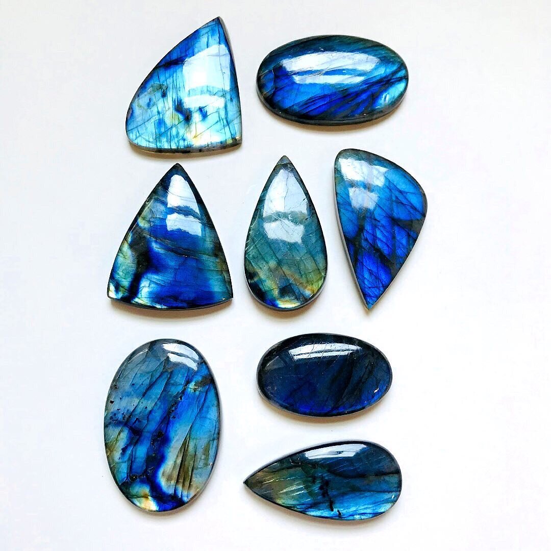 ✨New batch of magical Labradorite in the works! ✨
#carolinaparrotjewelry #boldblues💎💙 #powerstones #timetomakethemagic