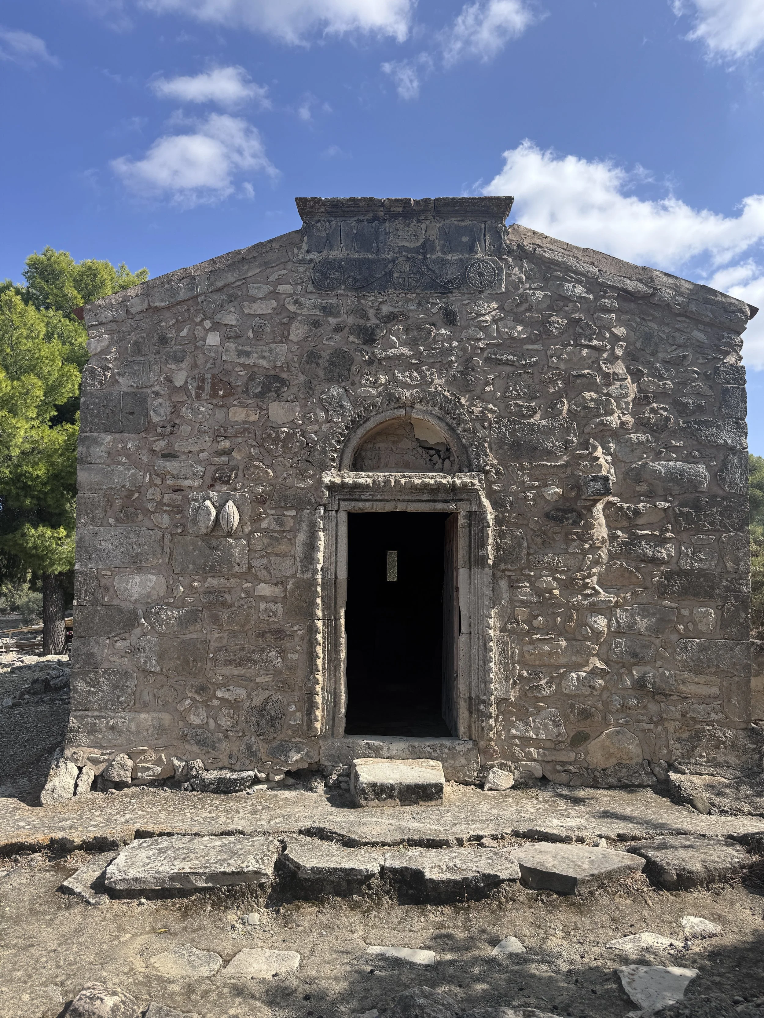 Abandon byzantine chapel at Agi Triada, obviously from a much later era