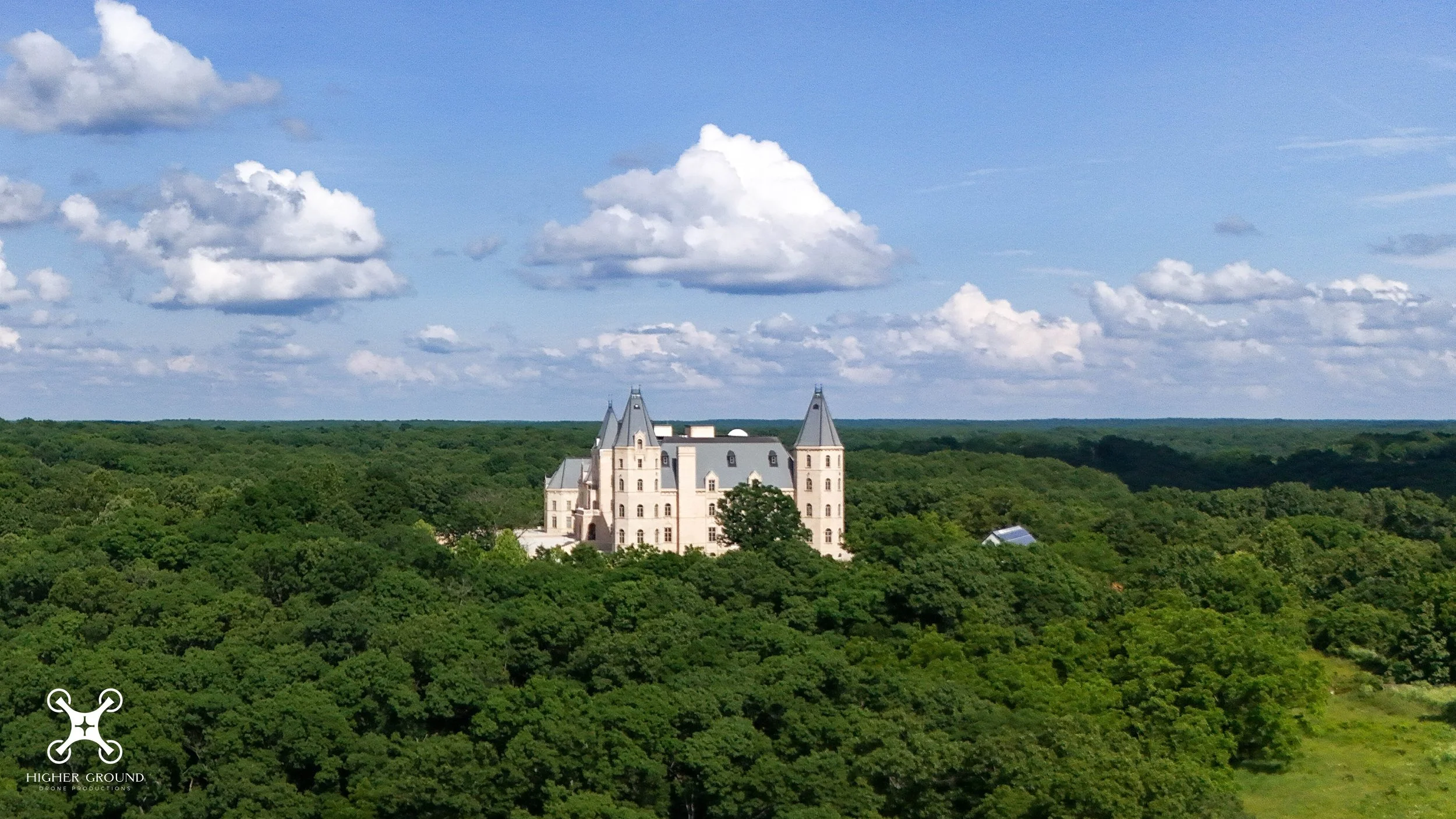 Mystery of huge Mansion!