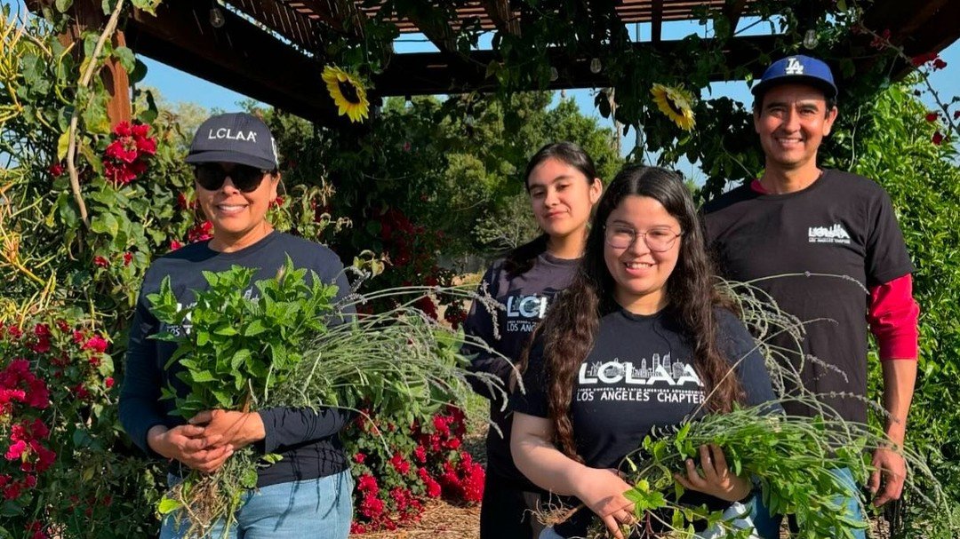 @lclaalosangeles celebrated #earthday with farm activities, discussion of the importance of take action to protect Mother Earth 
#motherearth #actions #takeaction #latinoworkers