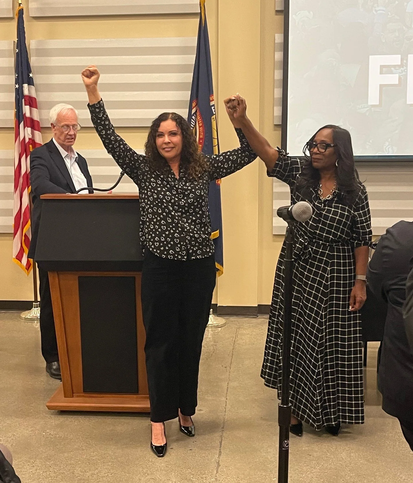 ✨ We proudly congratulate Xochitl Cobarruvias, LCLAA Executive Vice President and Los Angeles Chapter President, on being elected Chair of the LA Fed, representing more than 800,000 union members across 300 affiliated labor organizations. 
✊ Her lead