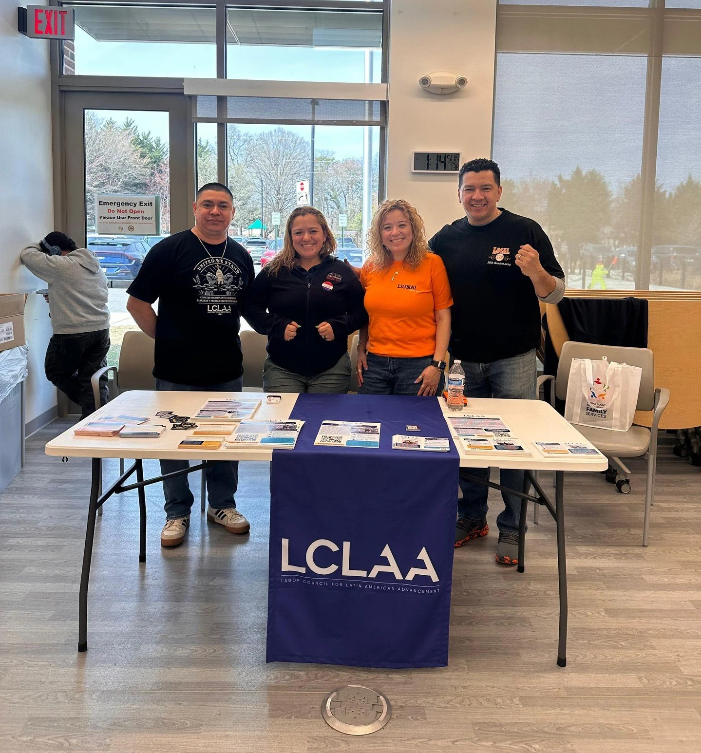 📖 La Lectura Abre el Mundo! 
The LCLAA DC Metro Chapter was proud to support our Fairfax County Federation of Teachers and @AFT siblings last Saturday.
✊ We were honored to share a moment with the AFT National President, Randy Winegarten, who stoppe