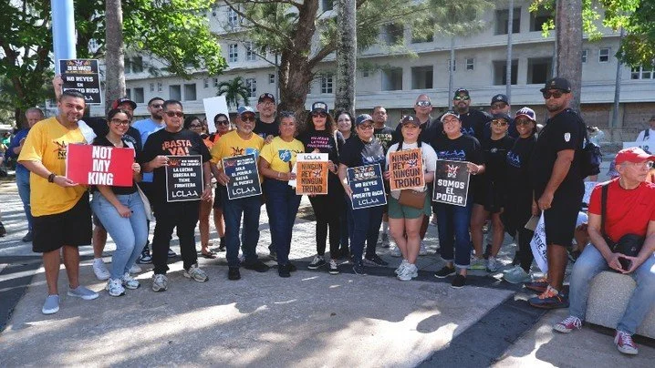 Hoy nos hemos reunido todos juntos. ✊🏽
LCLAA Nacional, los miembros de nuestra Junta Directiva y la sección de LCLAA en Puerto Rico se han mostrado solidarios en el Día de No Kings.

Junto a millones de personas en todo el país, hemos alzado la voz en defensa de las familias trabajadoras y hemos recordado a todos: el po