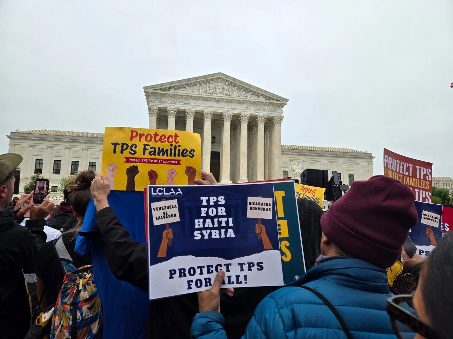 📣 Today, LCLAA stood in solidarity with TPS workers as the Supreme Court heard arguments on why this protection must be upheld. 
Los Tepesianos are essential workers - people who have risked their lives every day to keep our communities running. The