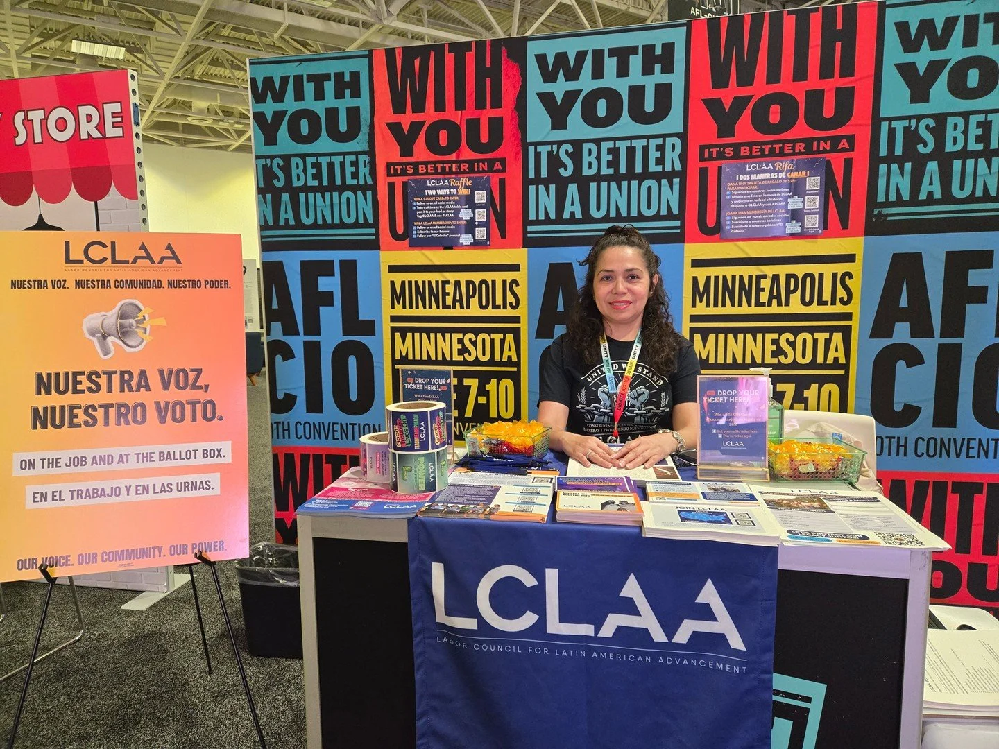 📣 ¿Vas a asistir al Congreso Nacional de la @aflcio 2026? 
Pásate por el stand de la LCLAA en el Centro de Convenciones de #Minnesota para conocernos, compartir tu historia, unirte al movimiento y ayudarnos a reforzar el poder de las familias de clase trabajadora y de los trabajadores latinos.
💪🏽 ¡Brindemos!