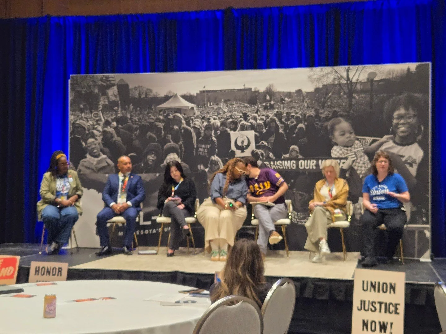 Un momento de orgullo para la LCLAA en la Convención Nacional de la @aflcio de 2026, celebrada hoy en Minnesota 👏👏
La presidenta de la sección de Twin Cities de la LCLAA, Grecia Palomar, y el miembro de dicha sección, William Martínez, participaron en la impactante mesa redonda «We Are Justice: Labor’