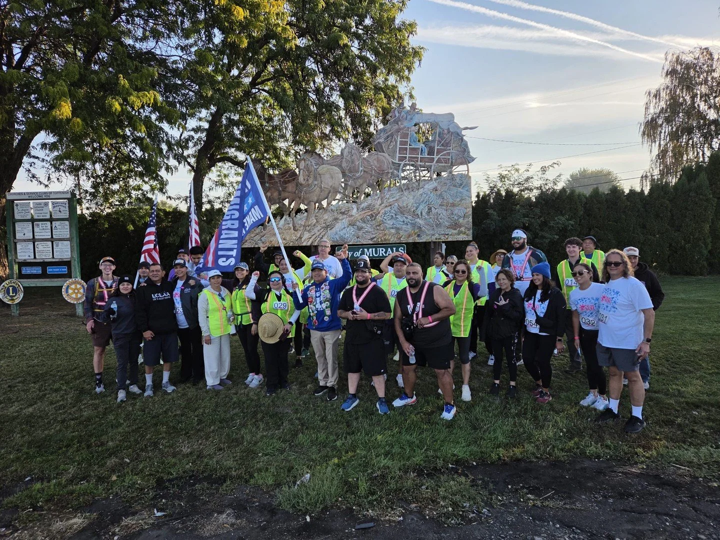 The We Are Here Walk is moving forward from Granger to Union Gap, in the Yakima Valley and LCLAA is presente showing solidarity with our community.
LCLAA National Vice President and LCLAA LA Chapter, Xochitl Covarrubias joined the Walk early this mor