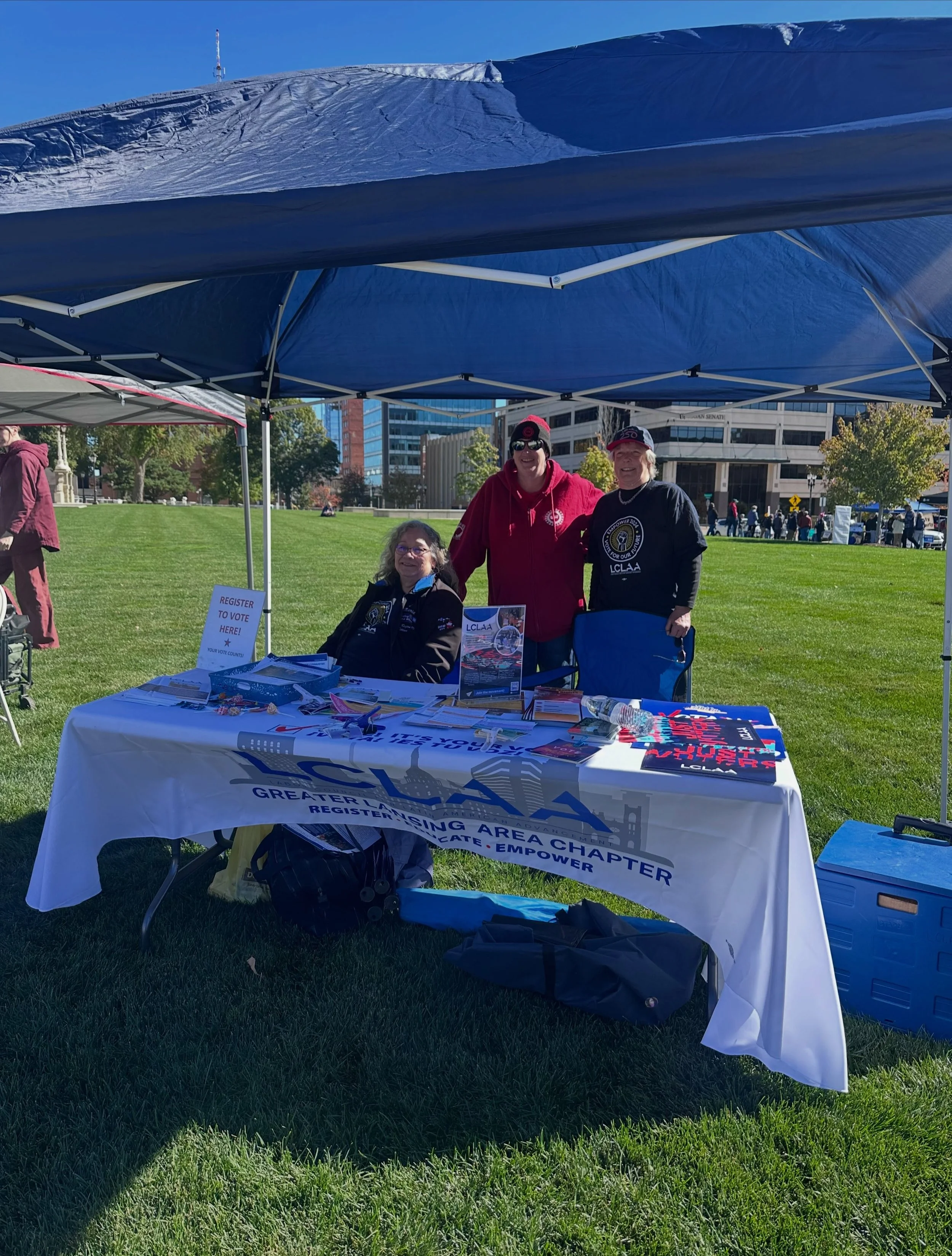 ✊🏽 No Kings! Our Voice. Our Vote. Our Power!🗳️

The LCLAA Lansing Chapter and the National LCLAA Team was proud to join the community at the No Kings rally in Lansing, Michigan!

We connected with community members, shared voter education resources