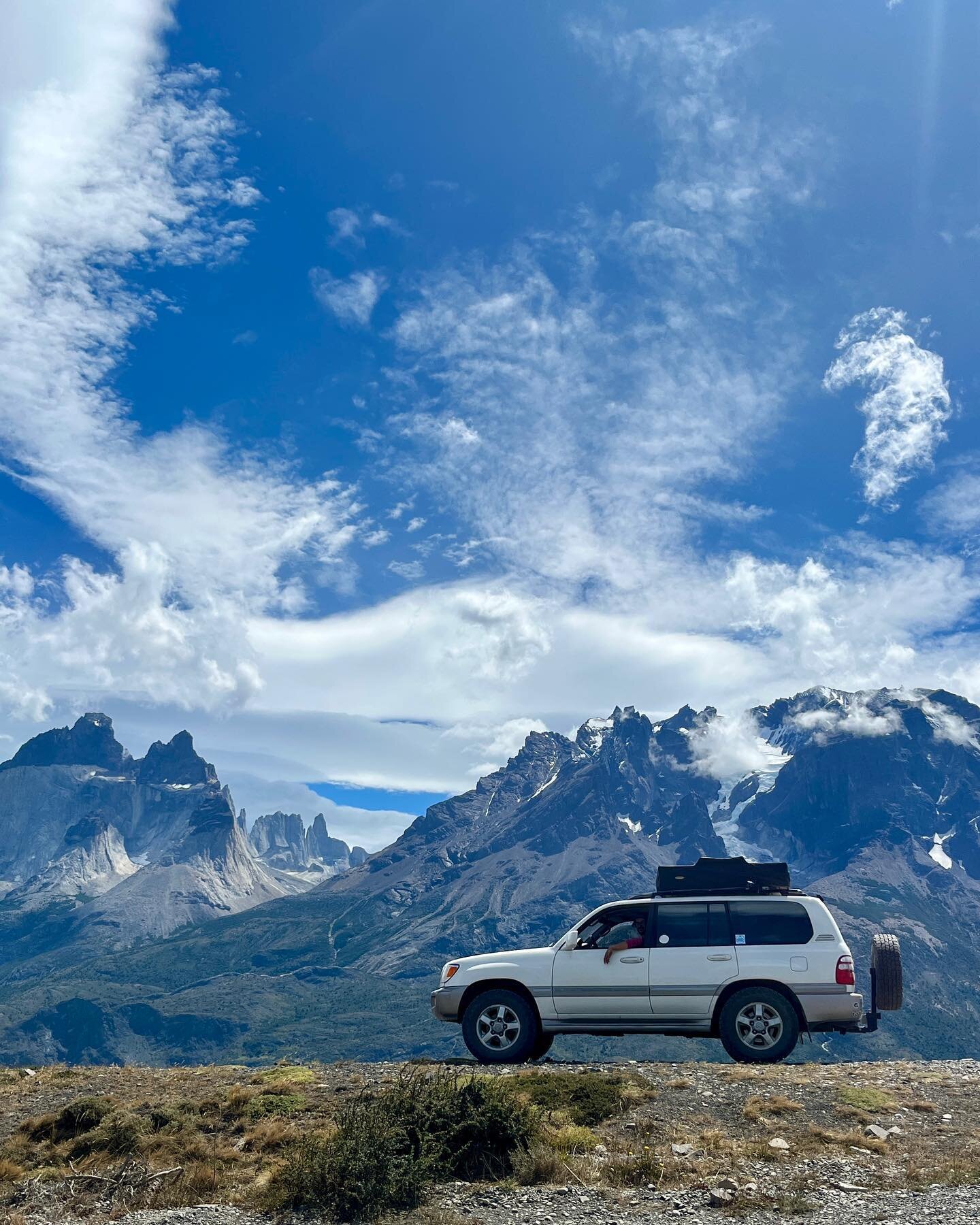 Instagram vs Reality // The Land Cruiser is a little rough around the edges on our return trip to Buenos Aires. We got stuck for a couple weeks in the south of Chile waiting to have our car repaired after fender bender. Unfortunately, an existing iss