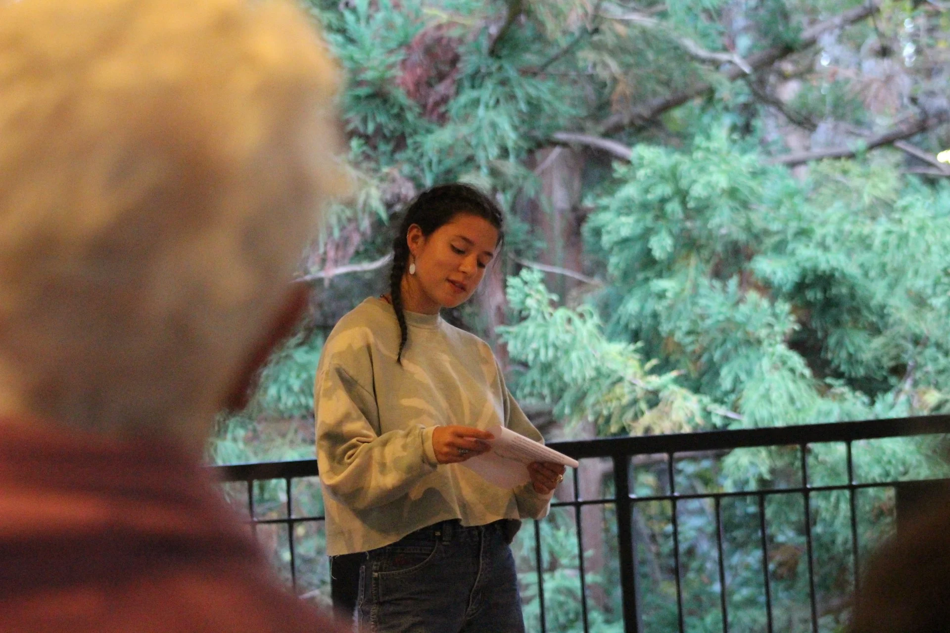  Jetta Ghosthorse, student leader of the Indigenous Students Association, speaks during the opening event Land Acknowledgment Circle during Helene Anniversary Week at Warren Wilson College’s Pavilion in Swannanoa, N.C., on Sept. 22, 2025. (Vivian Bry