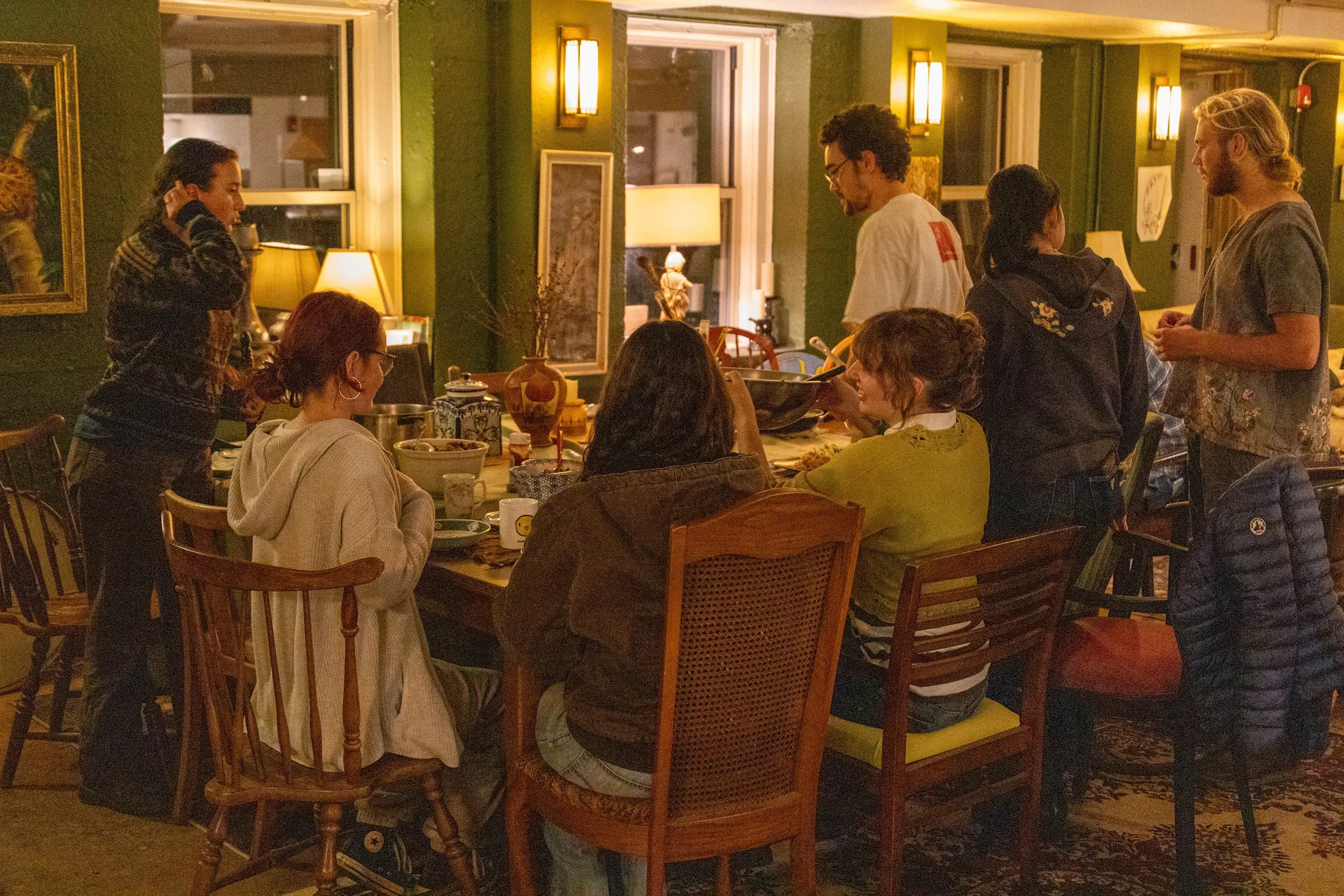  Warren Wilson College (WWC) students gather at Sage Cafe for a family dinner on November 12, 2025 in Swannanoa, N.C. (Neko Heinrich)  