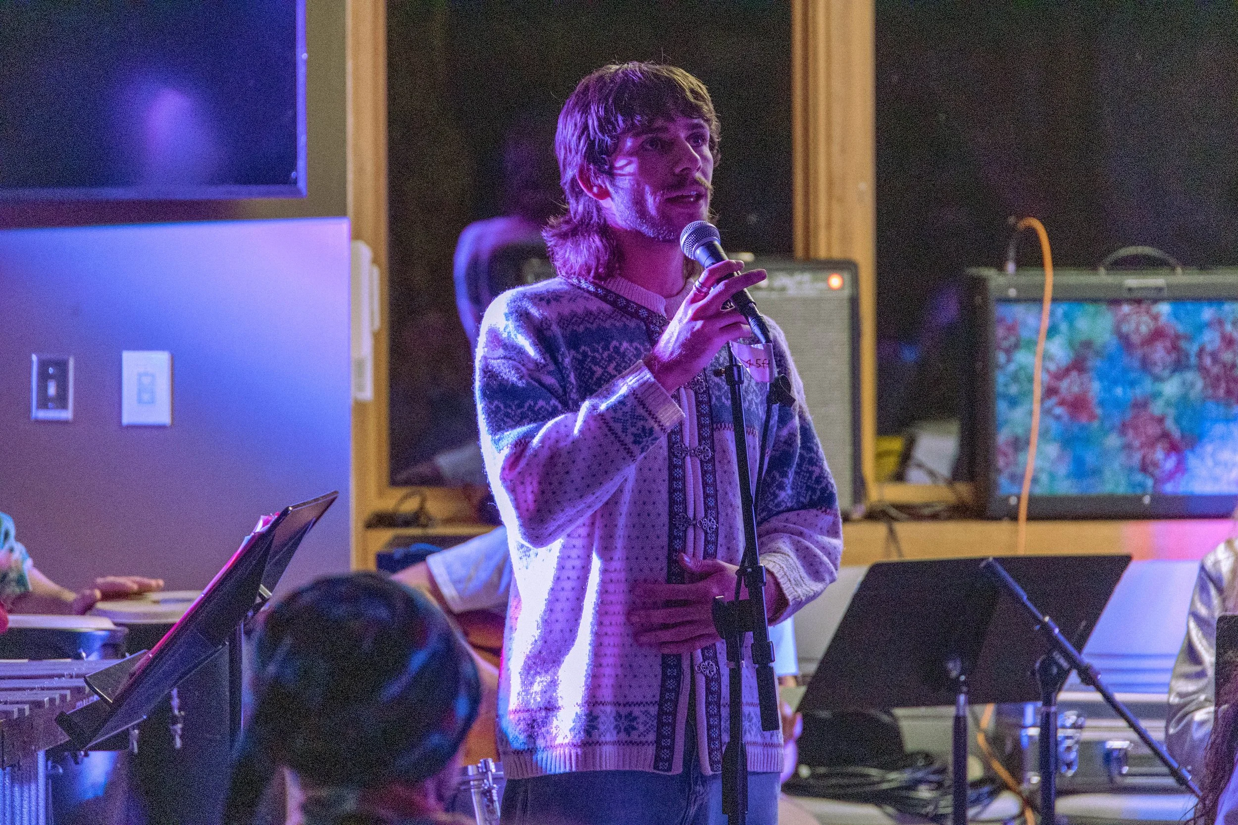   Diogo Richardson  sings at the intermediate jazz ensemble in Canon Lounge at Warren Wilson College in Swannanoa, N.C. on December 2, 2025. (Neko Heinrich) 