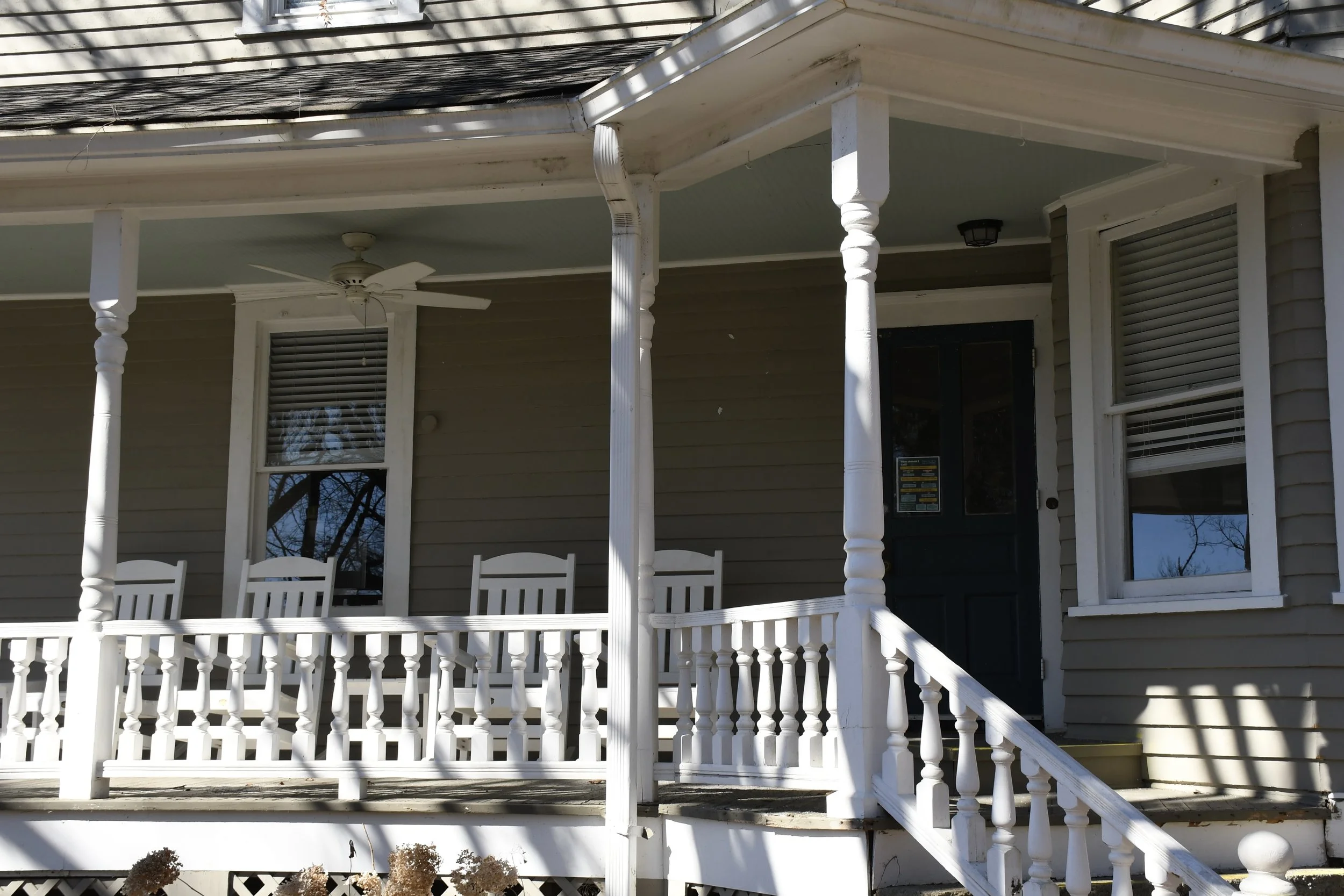  Dodge House porch with rocking chairs on Warren Wilson College (WWC) campus in Swannanoa, N.C., on Feb 7, 2026. (Echo News/Richmond Joyce) 