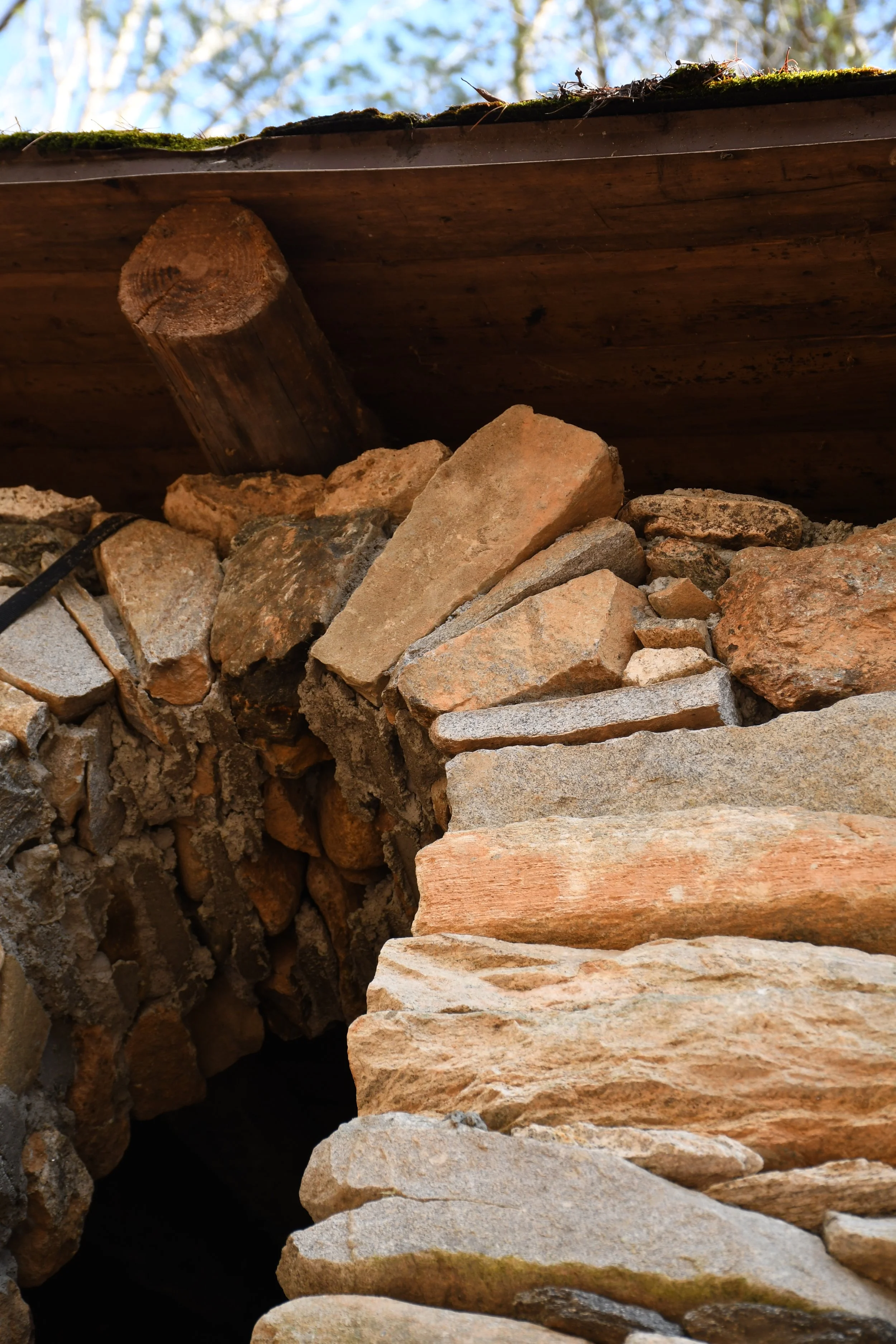 Entrance arch of Meditation Hut, Warren Wilson College (WWC) campus in Swannanoa, N.C., on Feb. 27, 2026. (Echo News/Richmond Joyce) 
