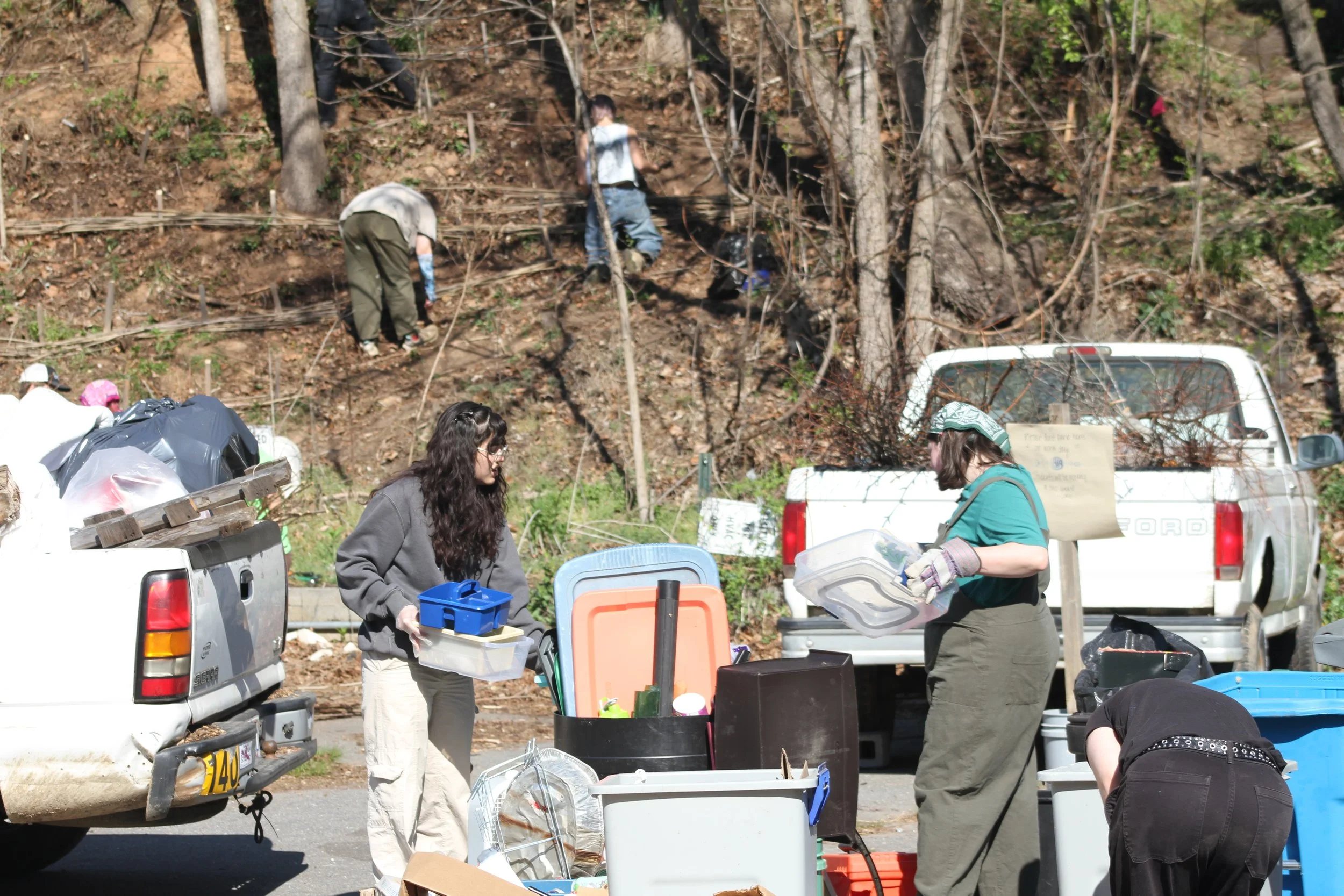 Students work to clean up the Free Store at Warren Wilson College (WWC) on Thursday, April 9, in Swannanoa, N.C. (Echo/Vivian Bryan)