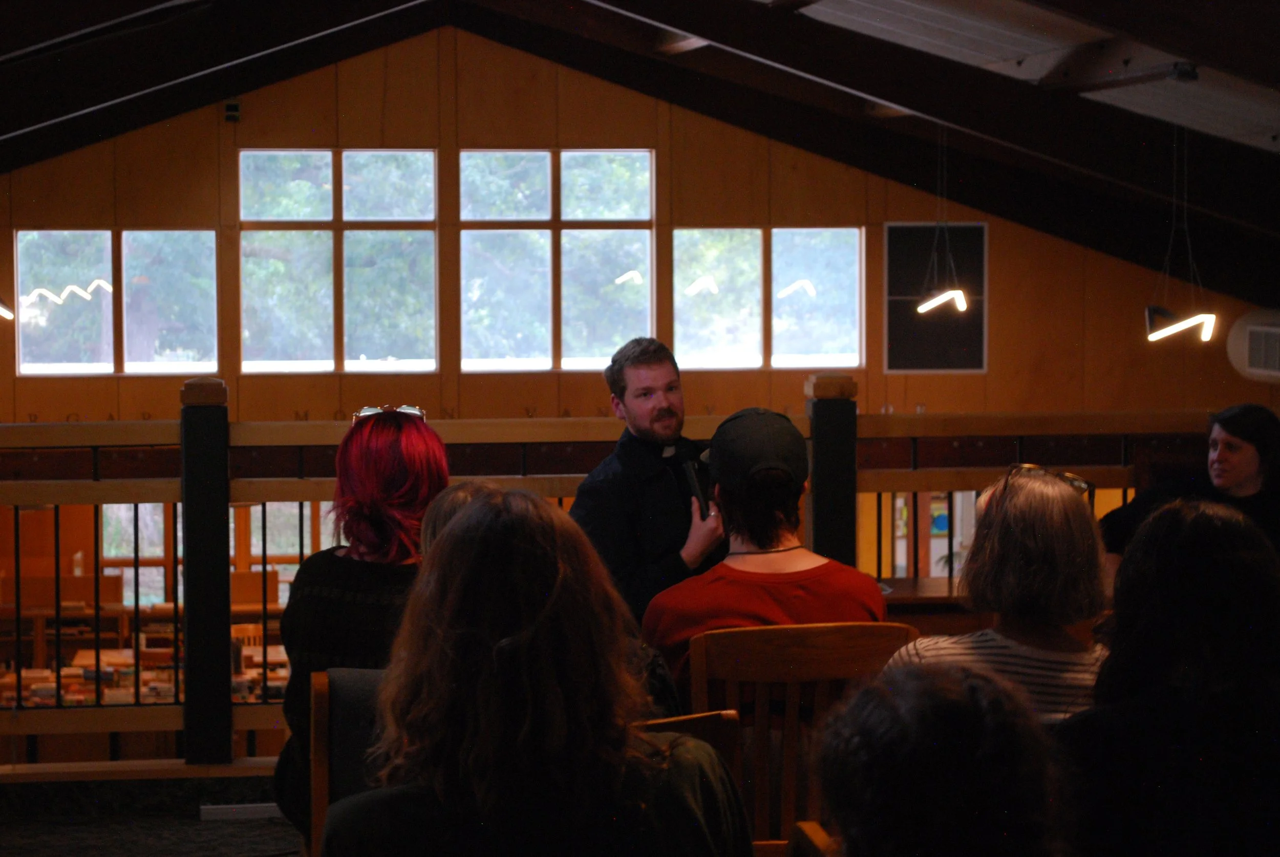  Rev. David Black speaks to students in the Pew/Ellison Library on Sept. 23, 2026 in Swannanoa, N.C. (Echo/Finn McKenny) 
