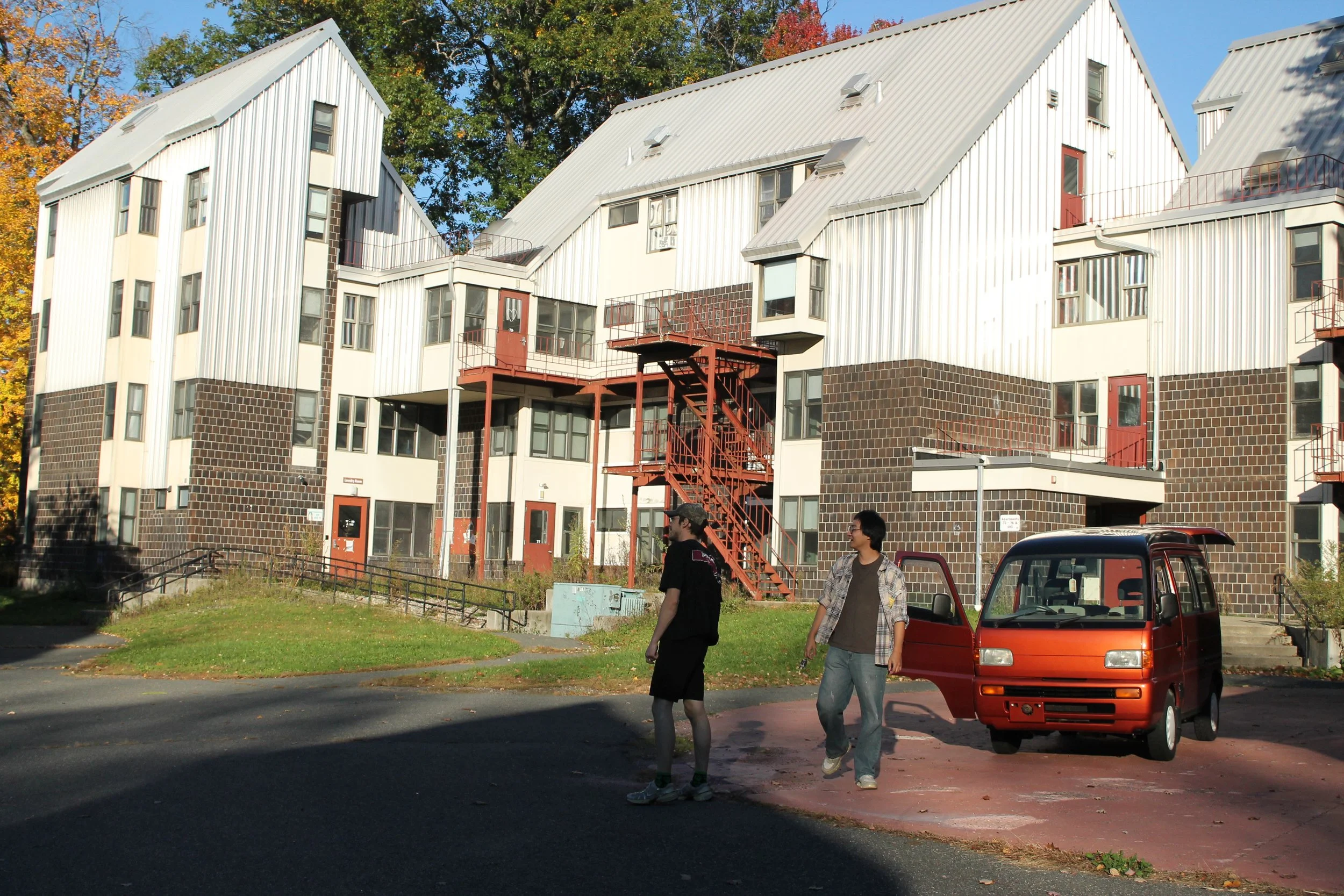  Hampshire College students Anders Helsby (left) and Yuze Wu (right) walk around Hampshire campus on Oct. 15, 2026, in Amherst, Mass.. (Echo/Wyatt Layton) 